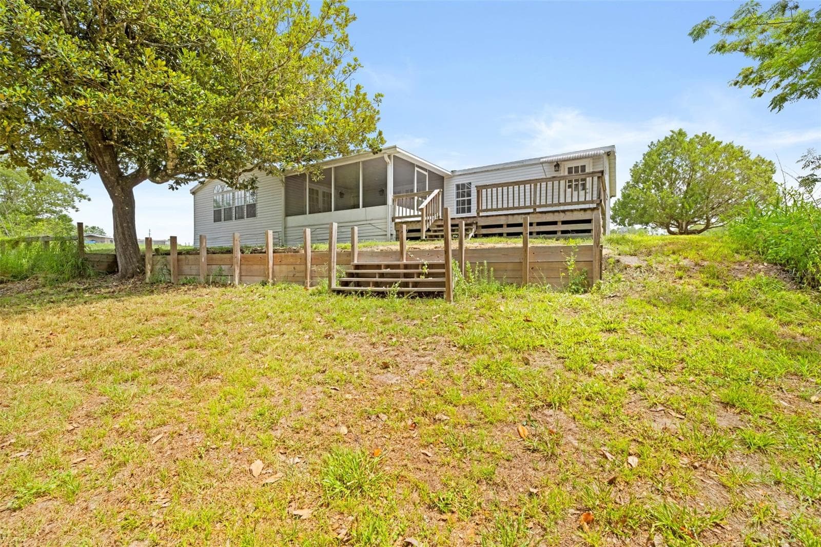 Manufactured Home at 33320 LARKIN RD, DADE CITY, photo 48 of 60