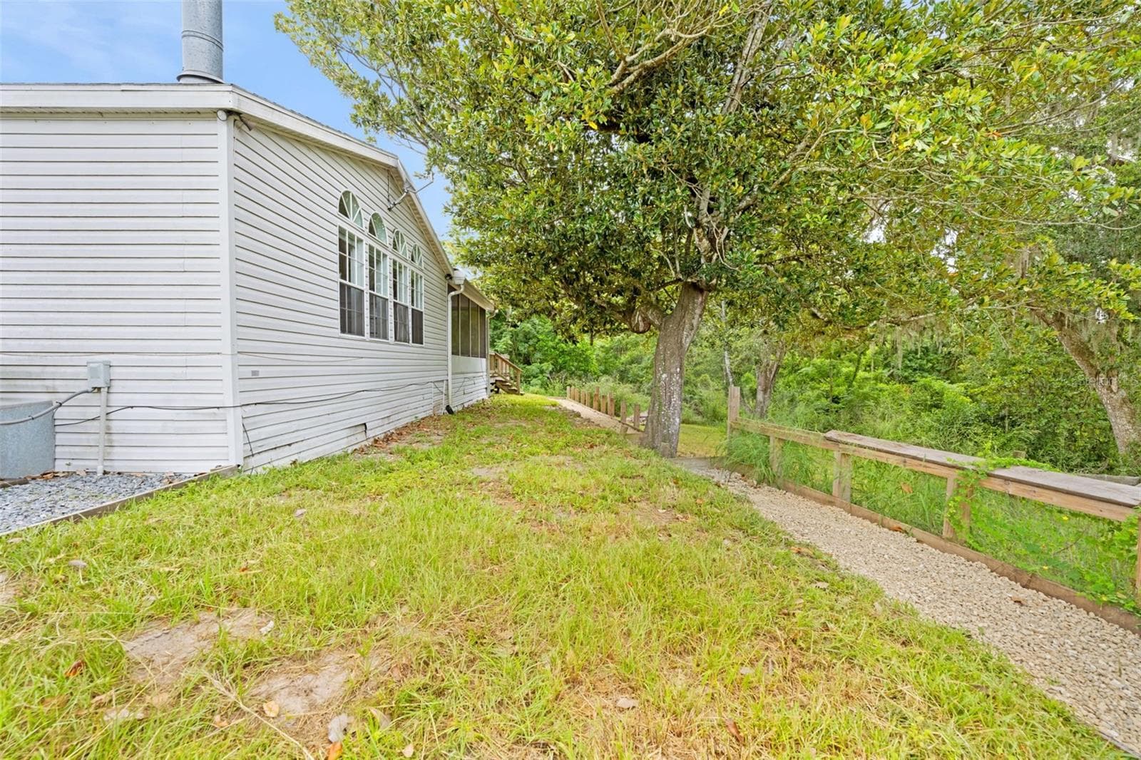 Manufactured Home at 33320 LARKIN RD, DADE CITY, photo 50 of 60
