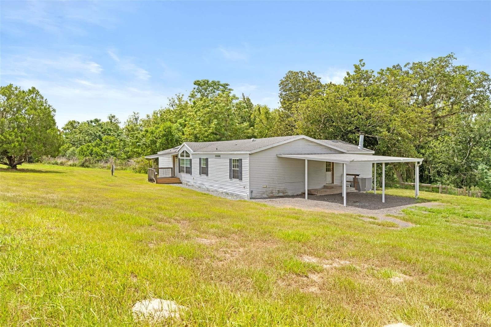 Manufactured Home at 33320 LARKIN RD, DADE CITY, photo 58 of 60