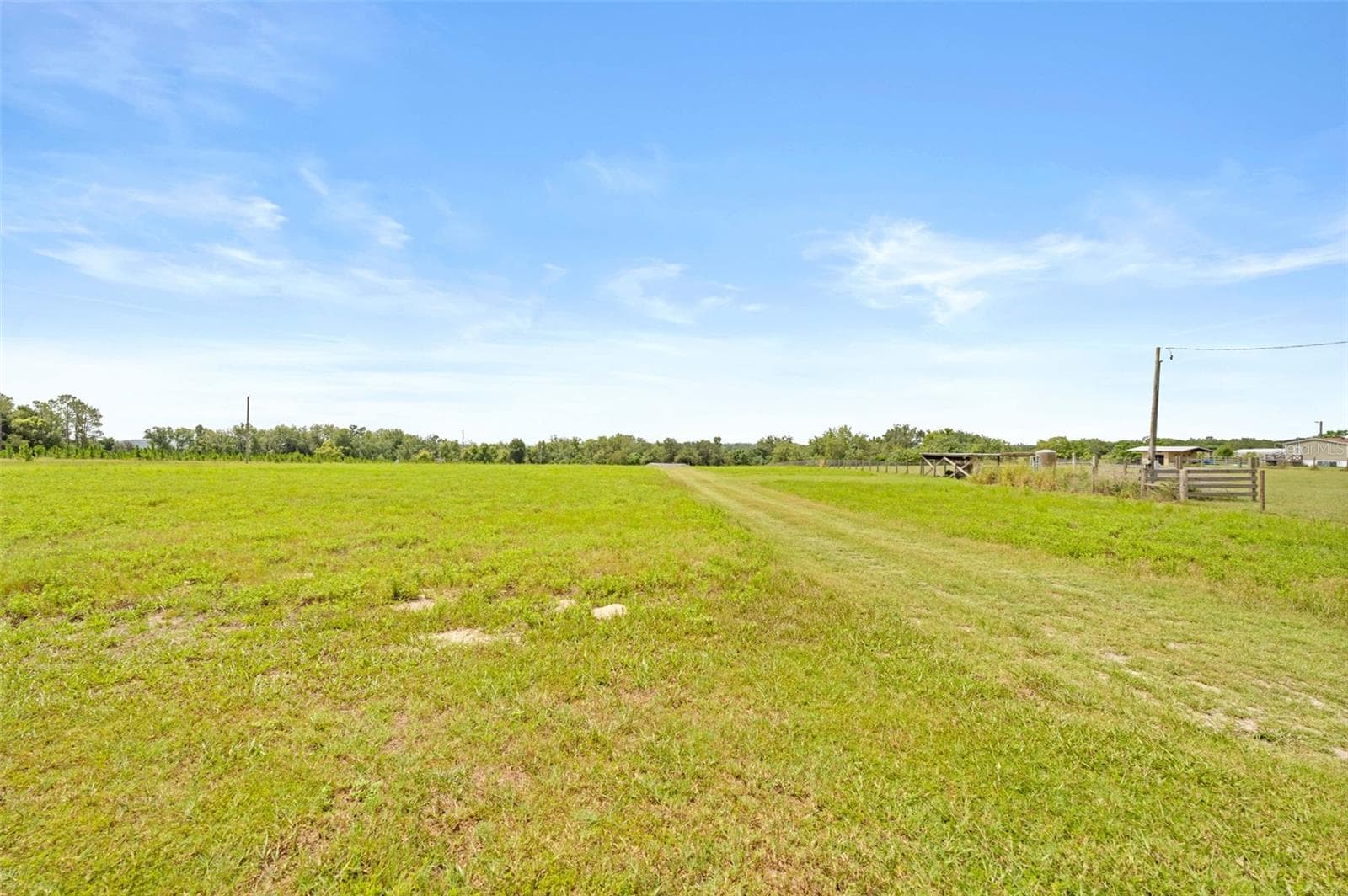 Manufactured Home at 33320 LARKIN RD, DADE CITY, photo 59 of 60