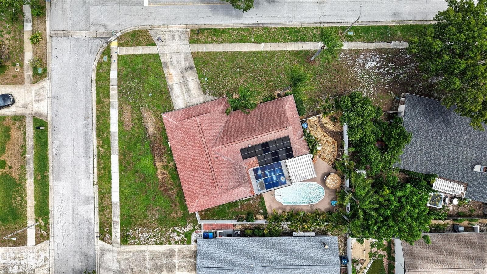 Single Family Residence at 2221 COLONIAL DR, DUNEDIN, photo 41 of 48