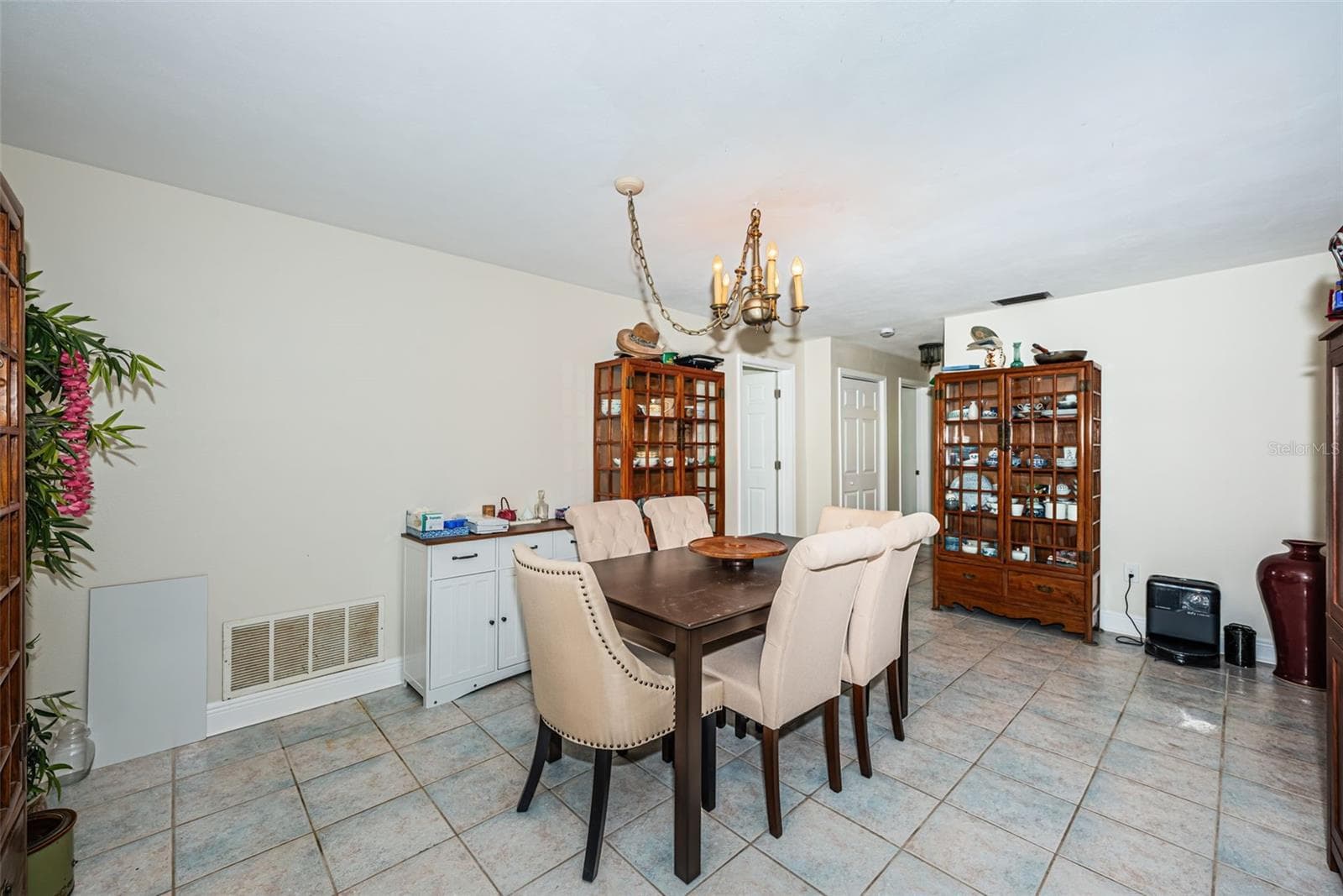 New dining room or could be a tv or sitting room - 5230 VENETIAN BLVD NE, ST PETERSBURG