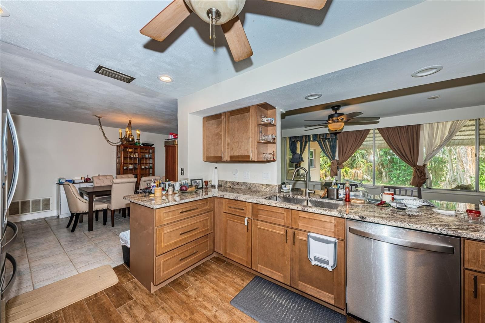 All appliances less than 2 years old - 5230 VENETIAN BLVD NE, ST PETERSBURG