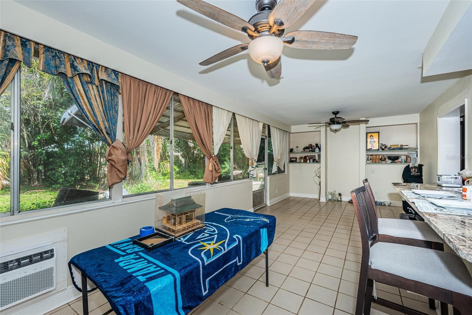 Breakfast bar for another dining option - 5230 VENETIAN BLVD NE, ST PETERSBURG