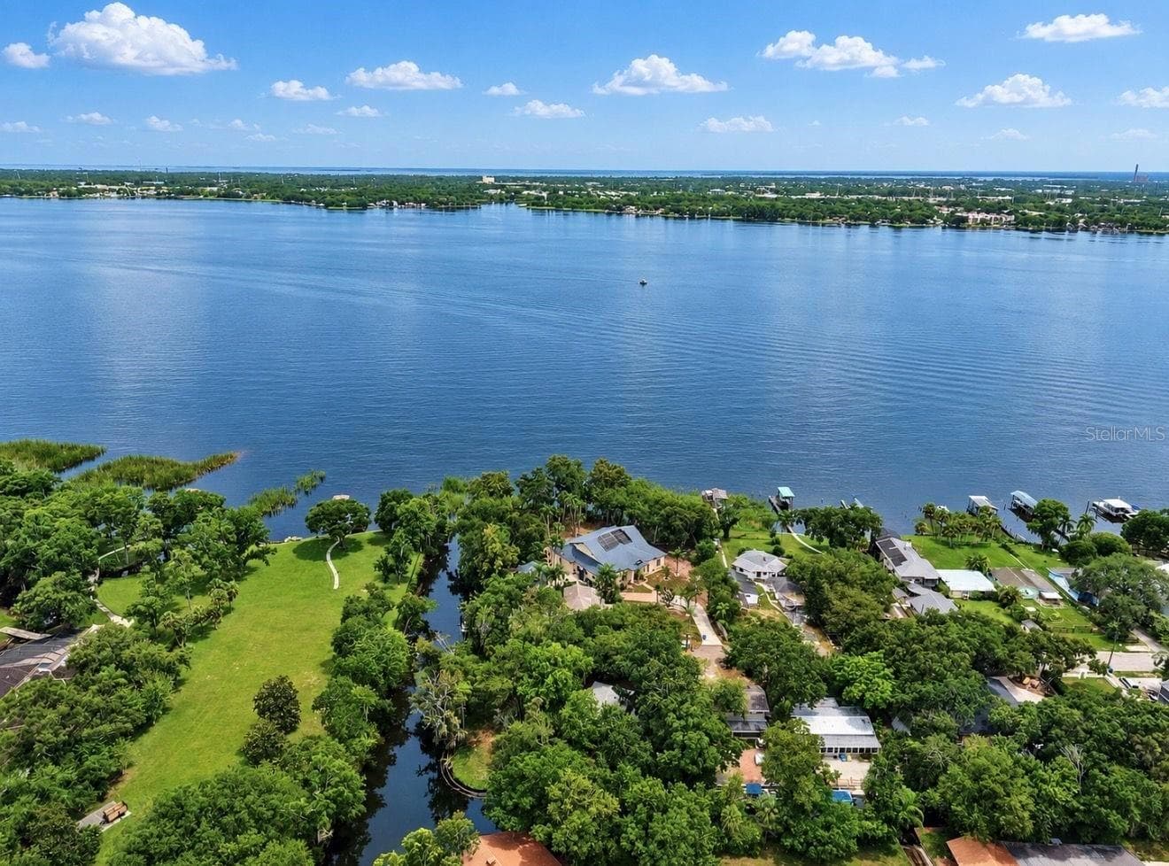 Lake Tarpon - 707 GEORGE ST S, TARPON SPRINGS