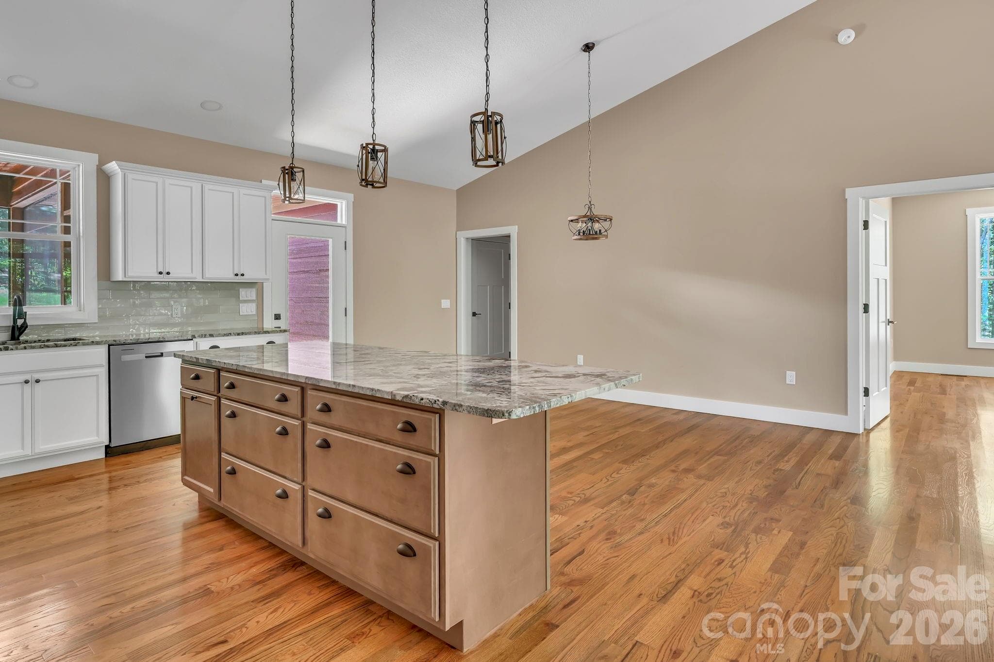 Single Family Residence at 63 Abbey Lane, Hendersonville, photo 14 of 36