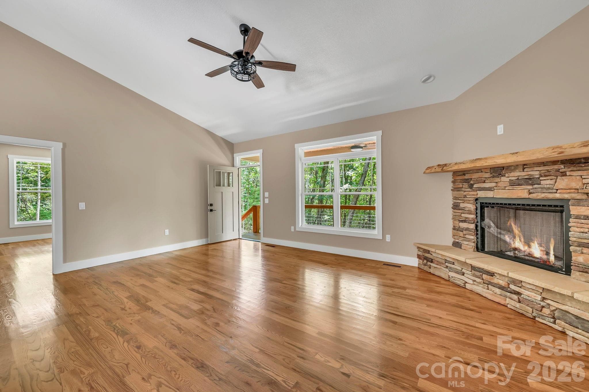 Single Family Residence at 63 Abbey Lane, Hendersonville, photo 19 of 36