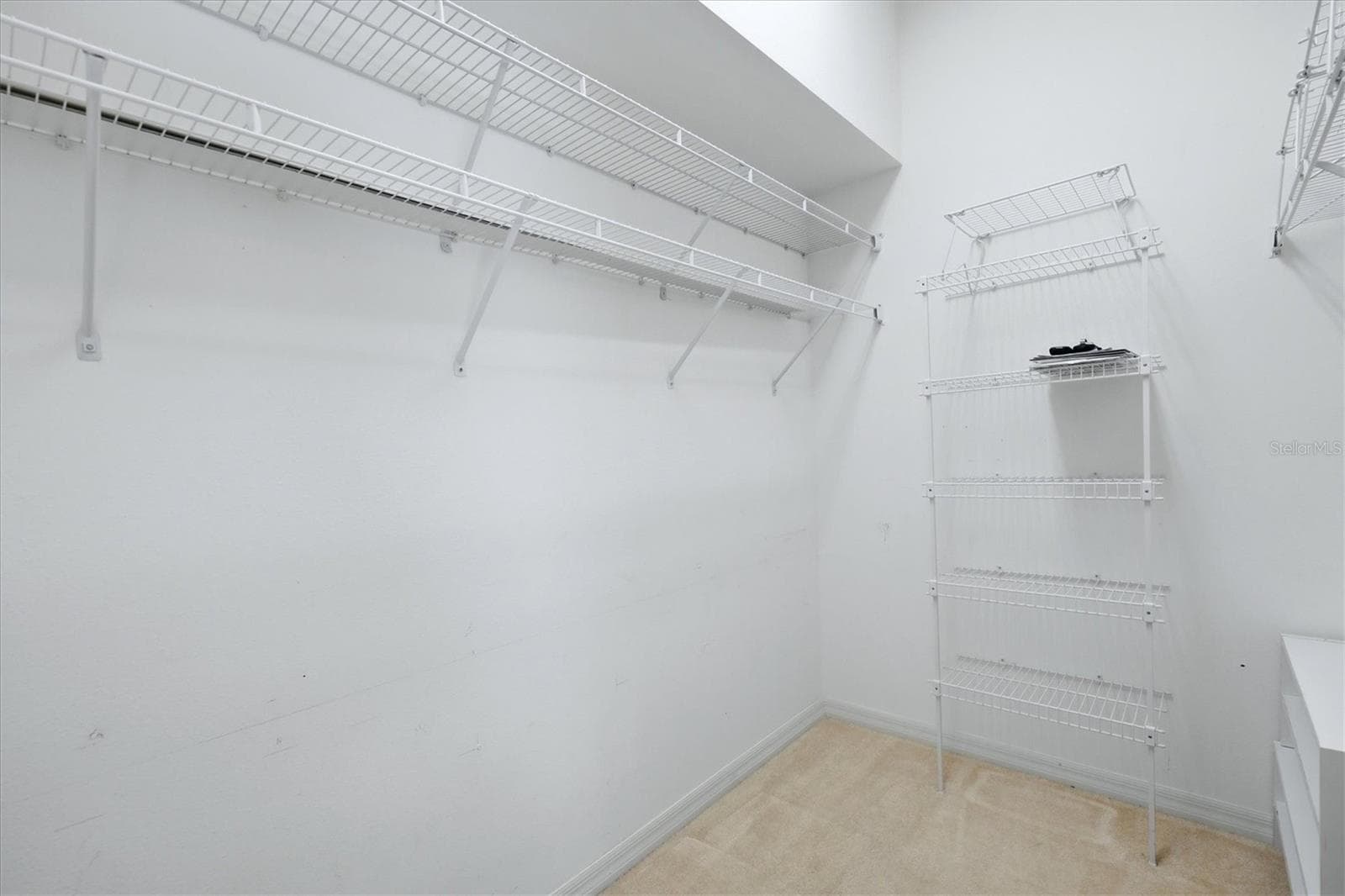 Walk in closet - 8492 IDLEWOOD CT, LAKEWOOD RANCH