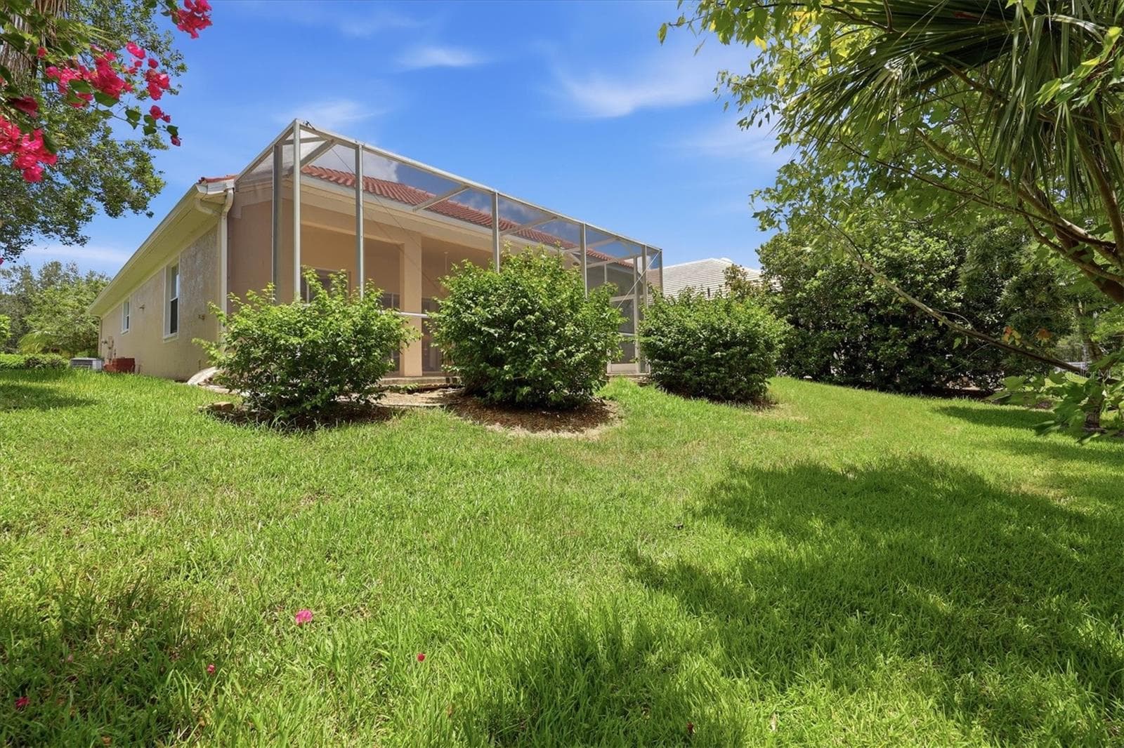 Single Family Residence at 8492 IDLEWOOD CT, LAKEWOOD RANCH, photo 48 of 71