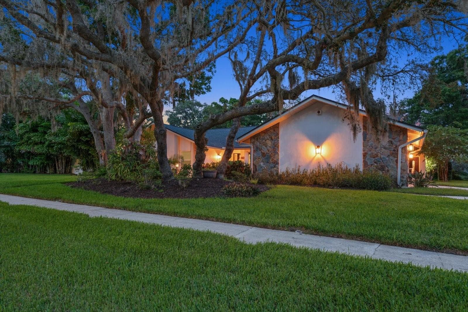 Single Family Residence at 2423 FOXHEAD WAY, CLEARWATER, photo 5 of 77