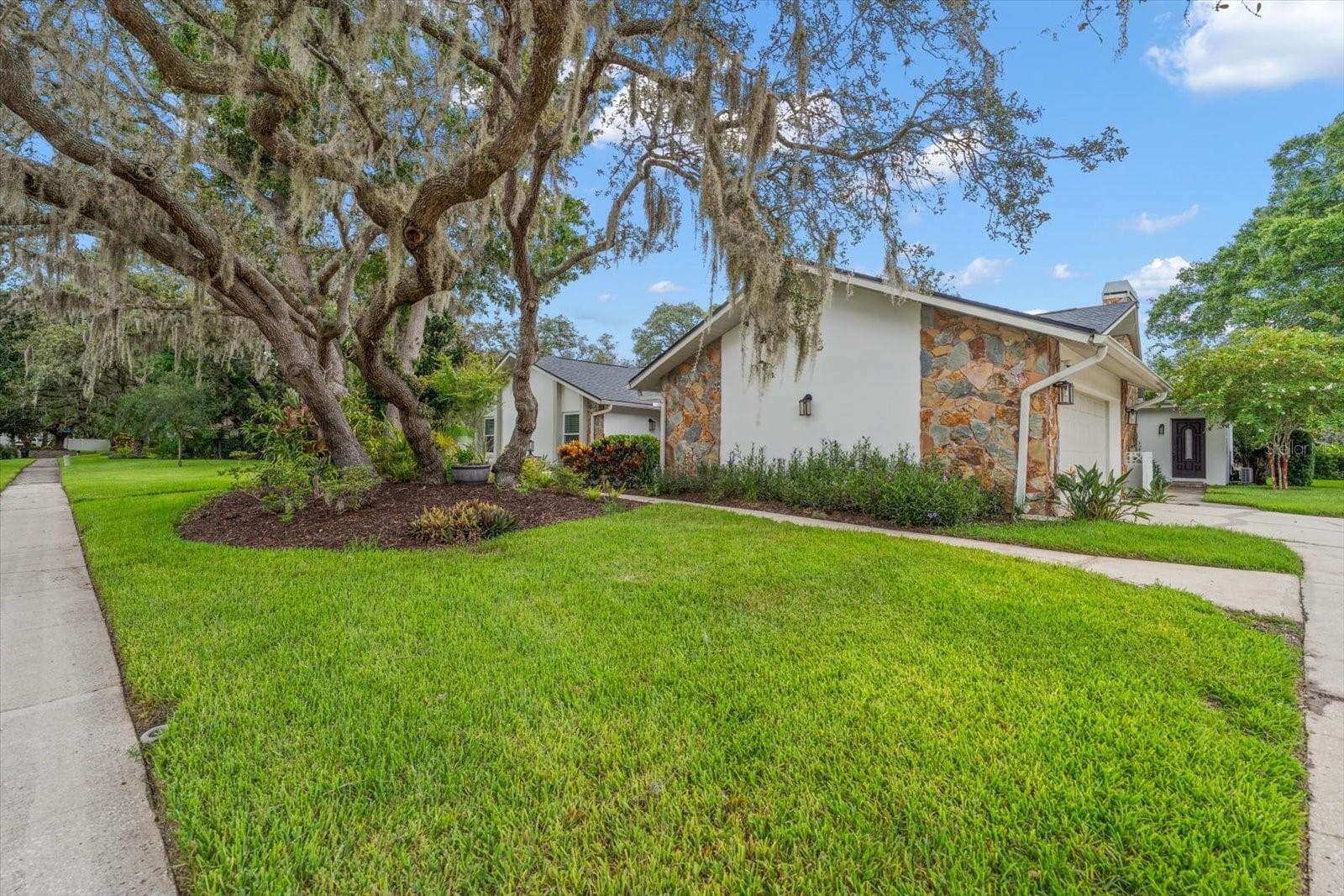 Single Family Residence at 2423 FOXHEAD WAY, CLEARWATER, photo 7 of 77