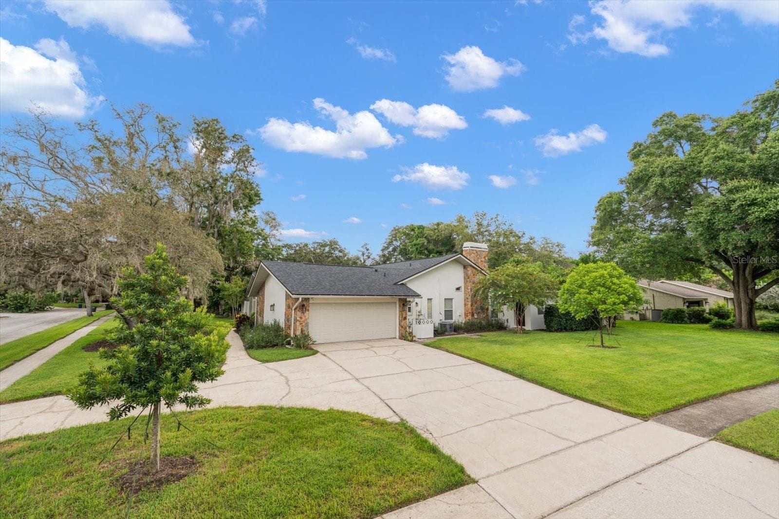 Single Family Residence at 2423 FOXHEAD WAY, CLEARWATER, photo 8 of 77