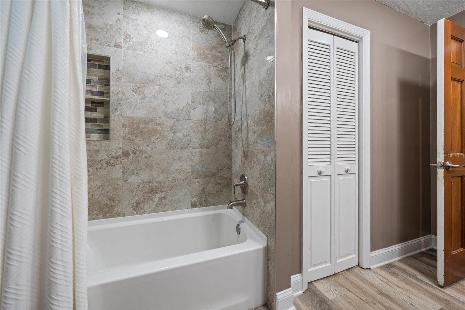 Single Family Residence at 2423 FOXHEAD WAY, CLEARWATER, photo 54 of 77