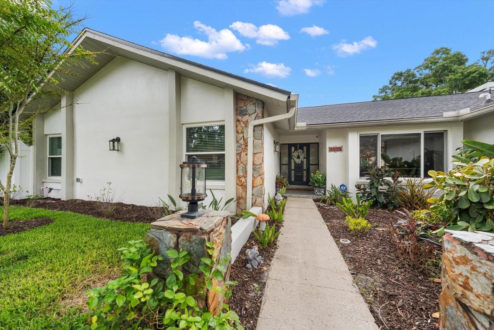 Single Family Residence at 2423 FOXHEAD WAY, CLEARWATER, photo 68 of 77