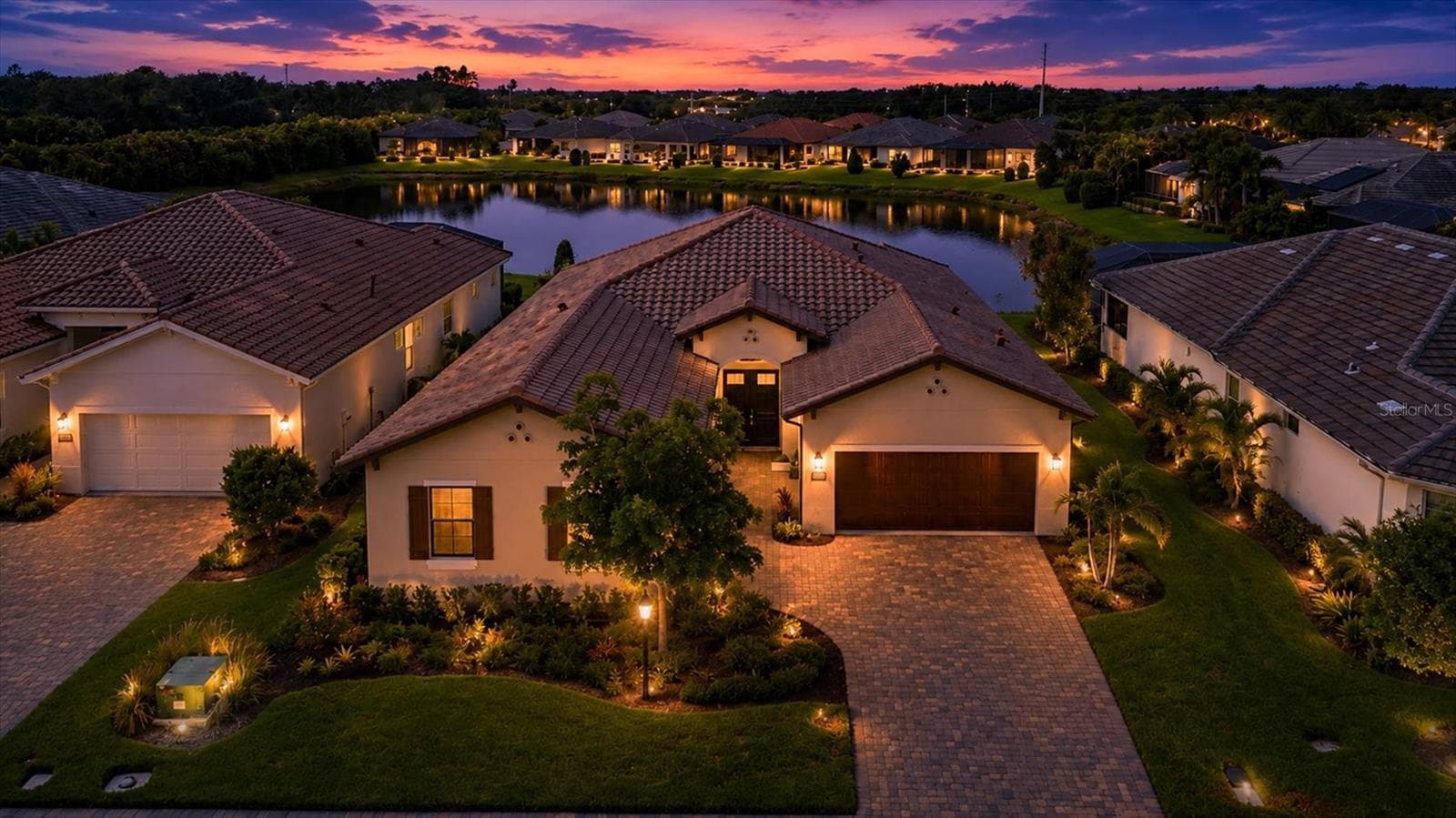 7712 SANDHILL LAKE DR