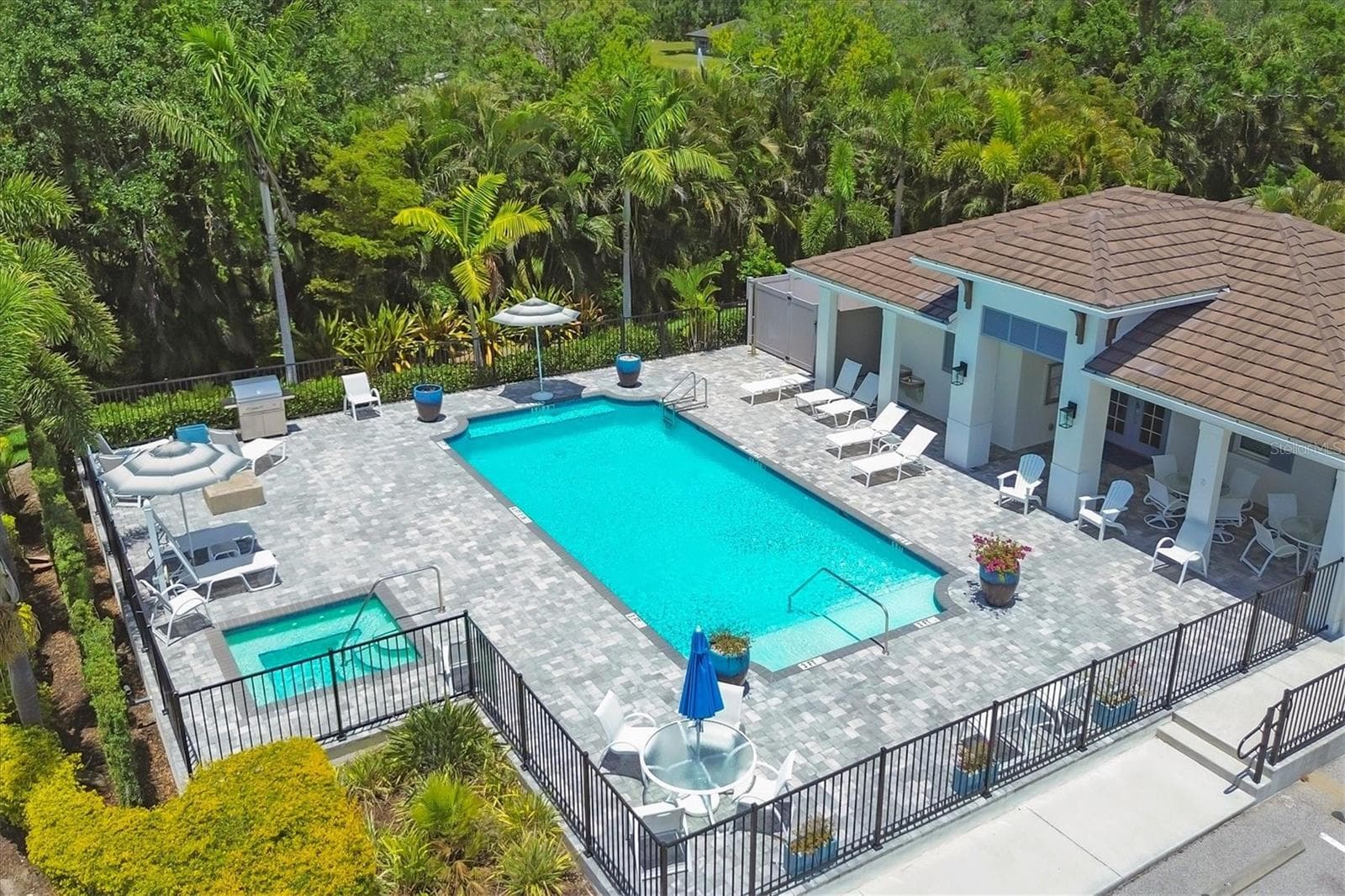 Community Pool, Hot Tub, Clubhouse - 7712 SANDHILL LAKE DR, SARASOTA