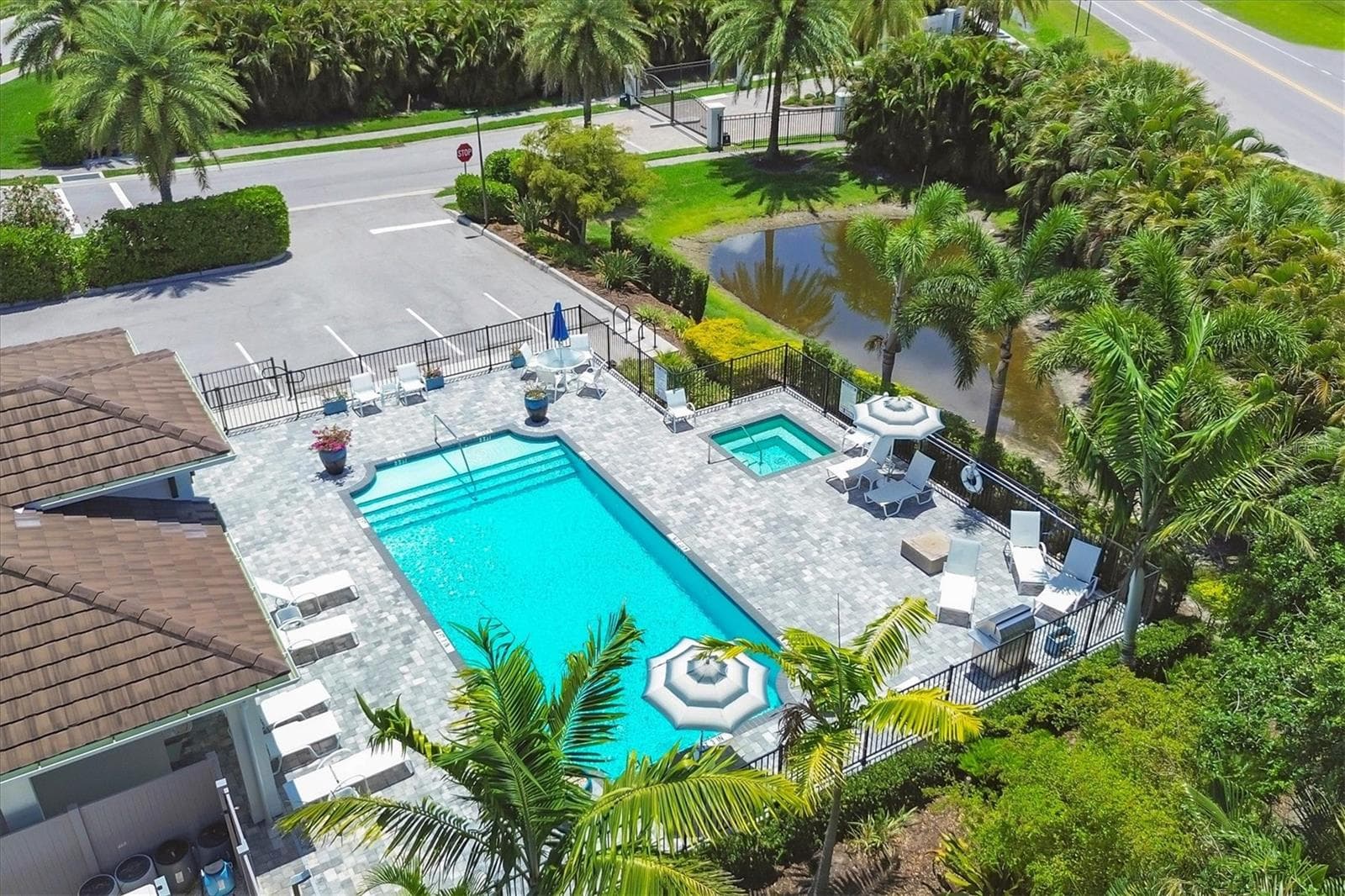 Community Pool, Hot Tub, Clubhouse - 7712 SANDHILL LAKE DR, SARASOTA