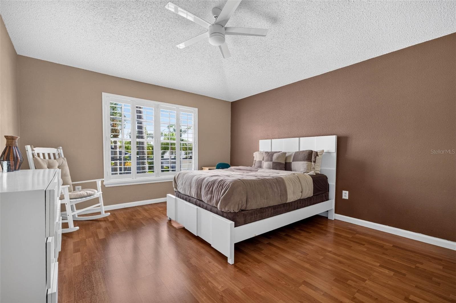 Single Family Residence at 11123 CLAYRIDGE DR, TAMPA, photo 24 of 34