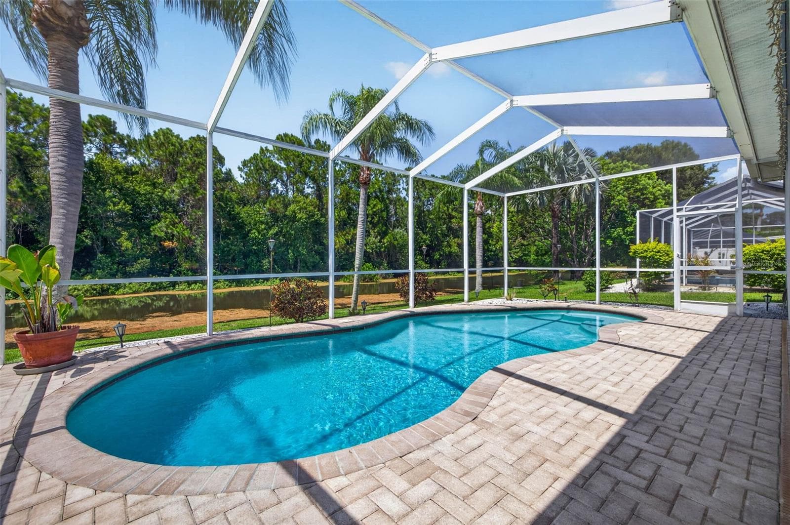 Single Family Residence at 11123 CLAYRIDGE DR, TAMPA, photo 28 of 34