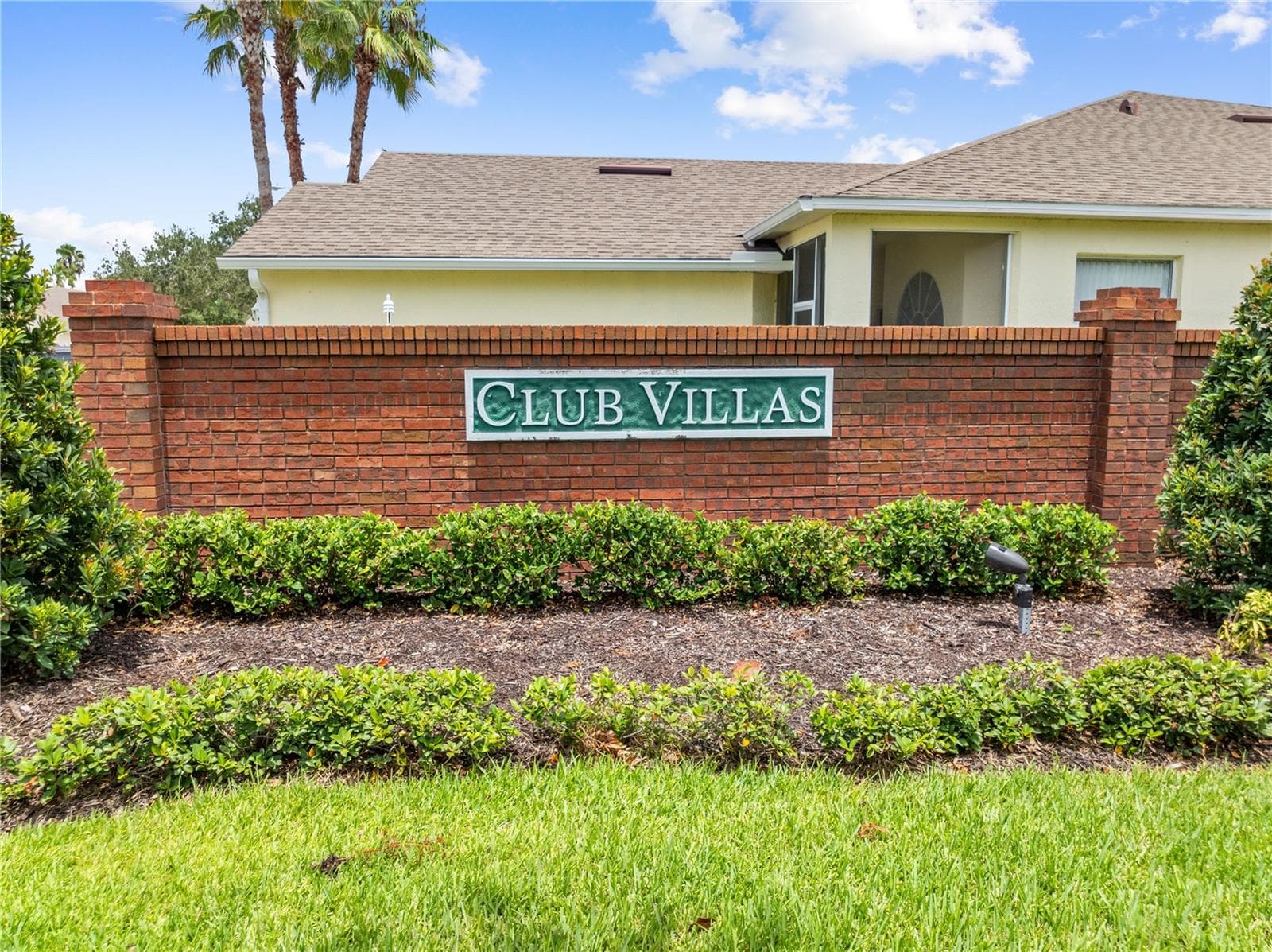 Club Villas Entrance sign - It makes it easy for friends and family to come visit. - 153 CLUB VILLAS LN, KISSIMMEE