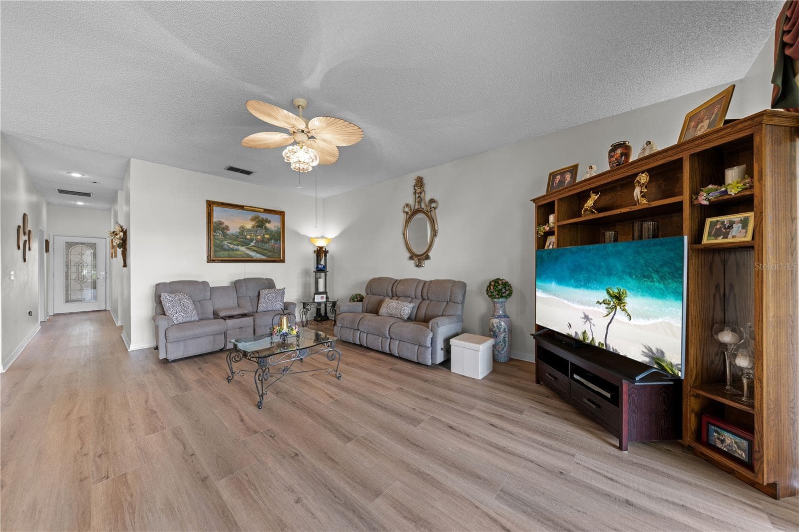 View from the dinette area looking into the Living Room. - 153 CLUB VILLAS LN, KISSIMMEE