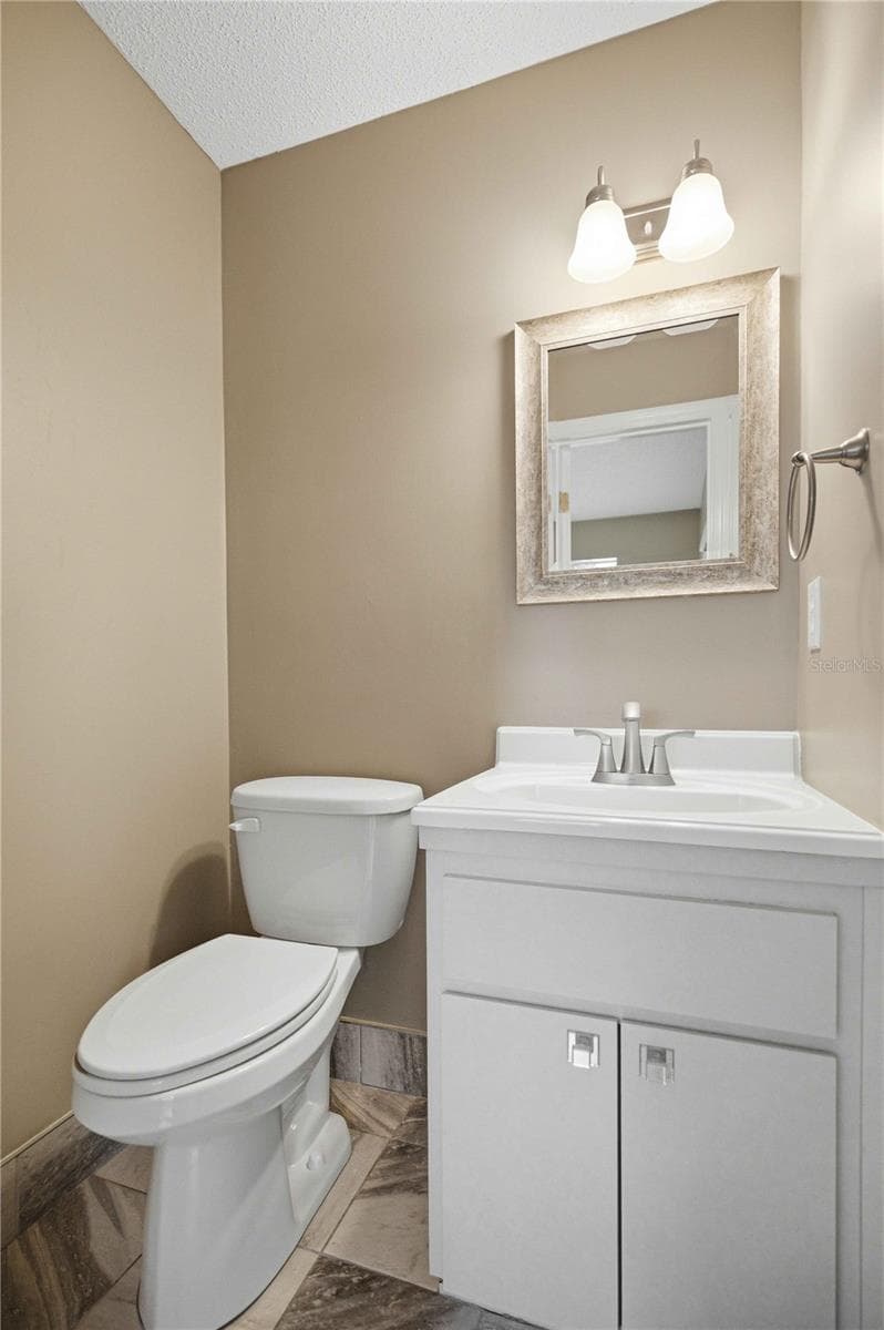 Half Bath - 17676 SE 102ND CIR, SUMMERFIELD