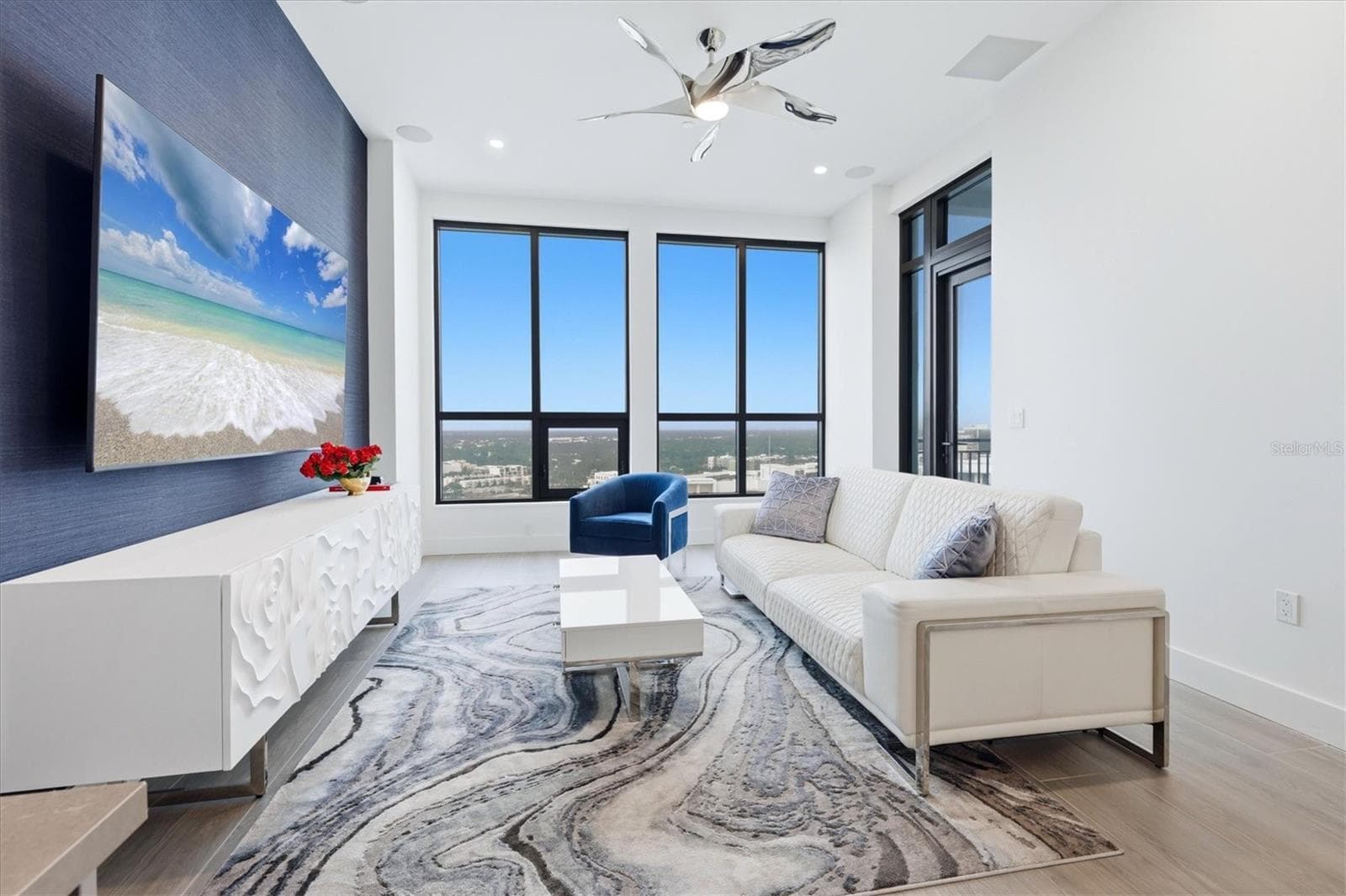 Abundance of Natural Light - 33 S PALM AVE #1503, SARASOTA