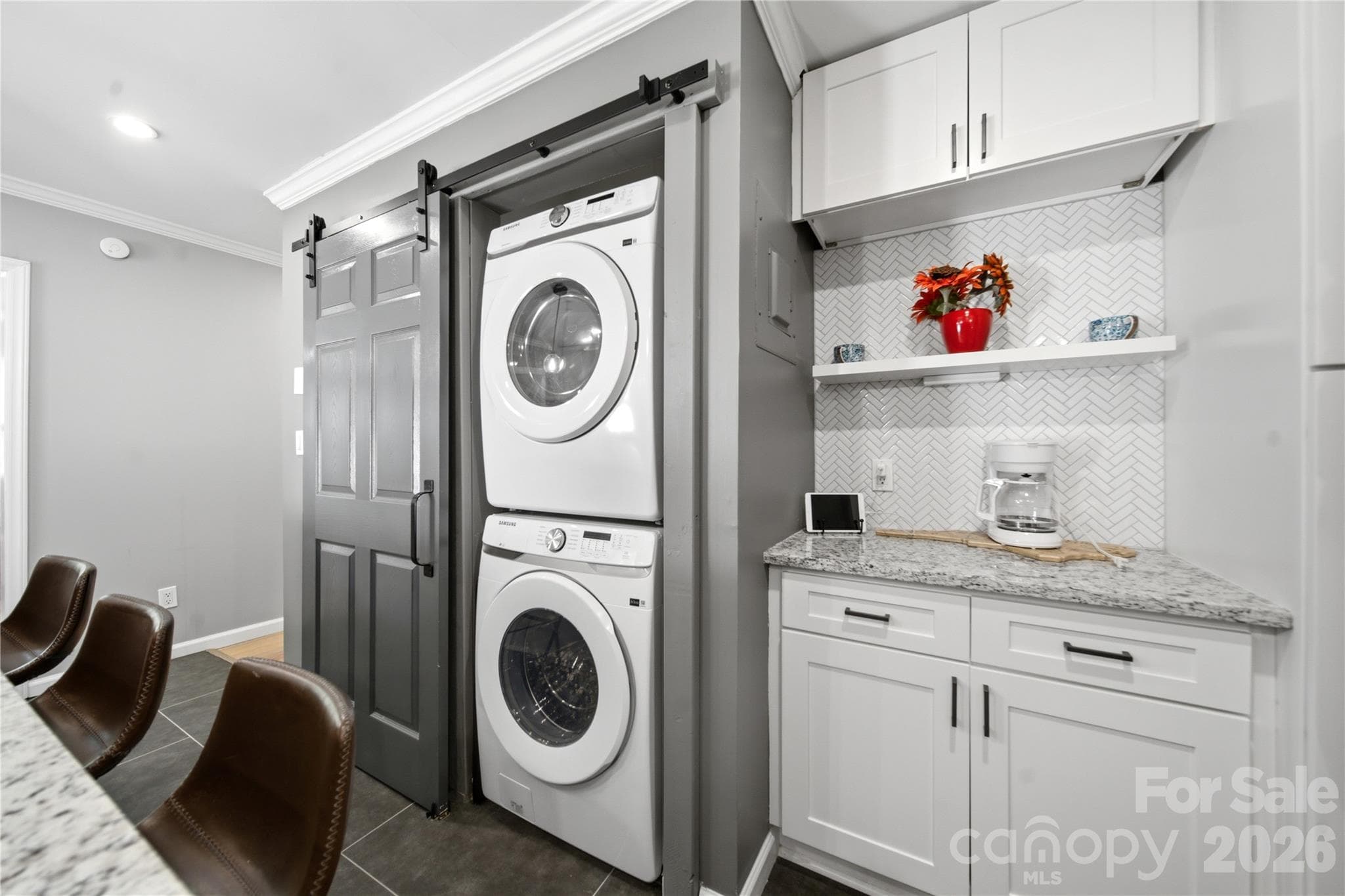 Laundry - 131 Hickory Lane, York