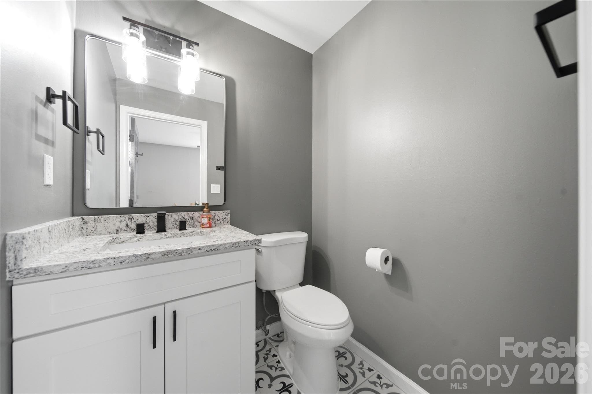 Half bath - 131 Hickory Lane, York