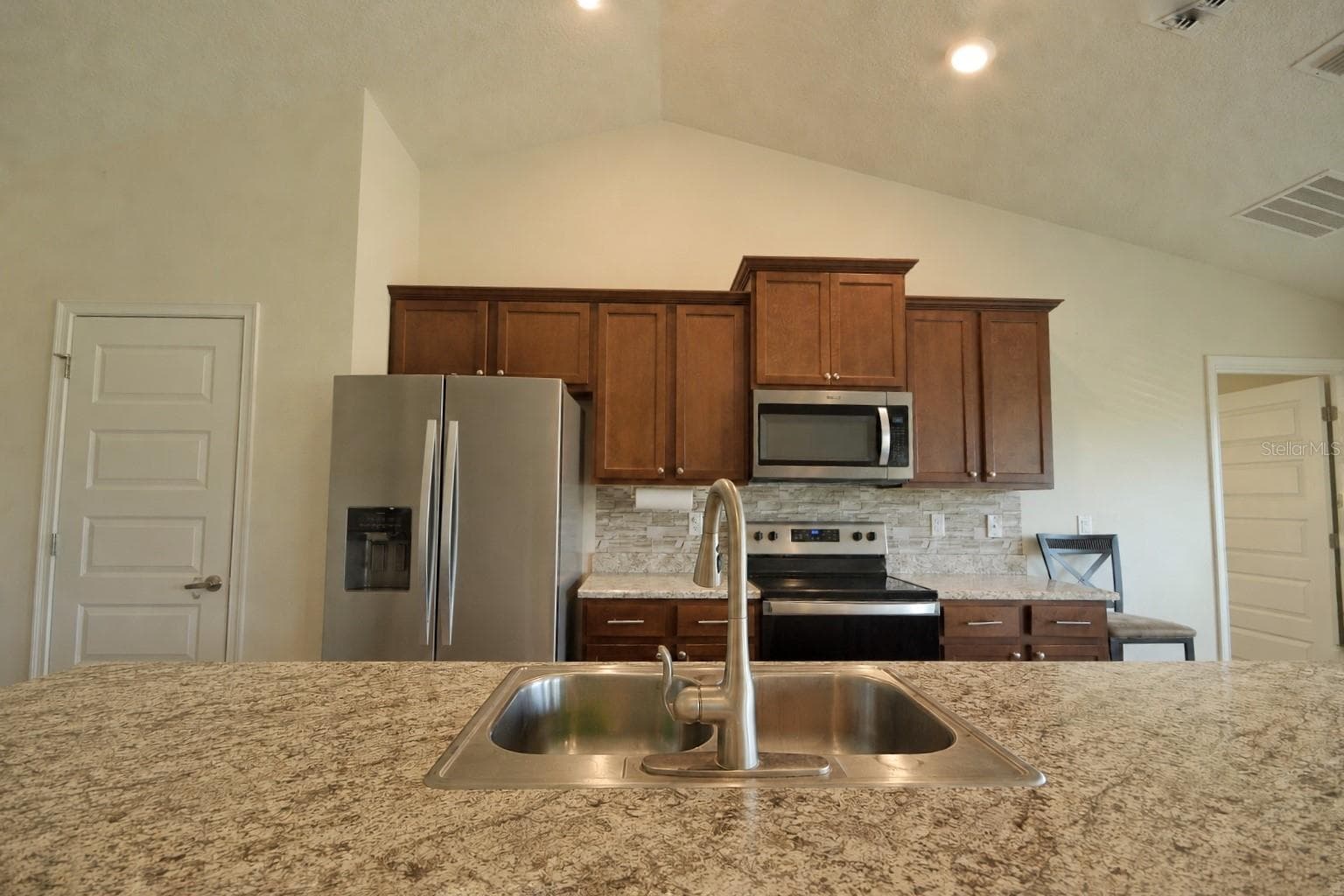 Kitchen - 7733 SLOEWOOD DR, LEESBURG