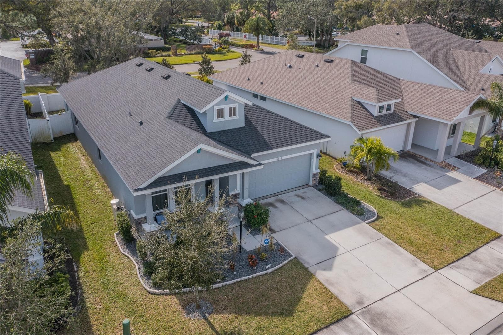 Single Family Residence at 5538 SPANISH MOSS CV, BRADENTON, photo 3 of 33