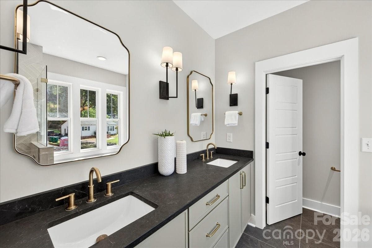 Dual vanities and water closet - 3940 Admiral Avenue, Charlotte