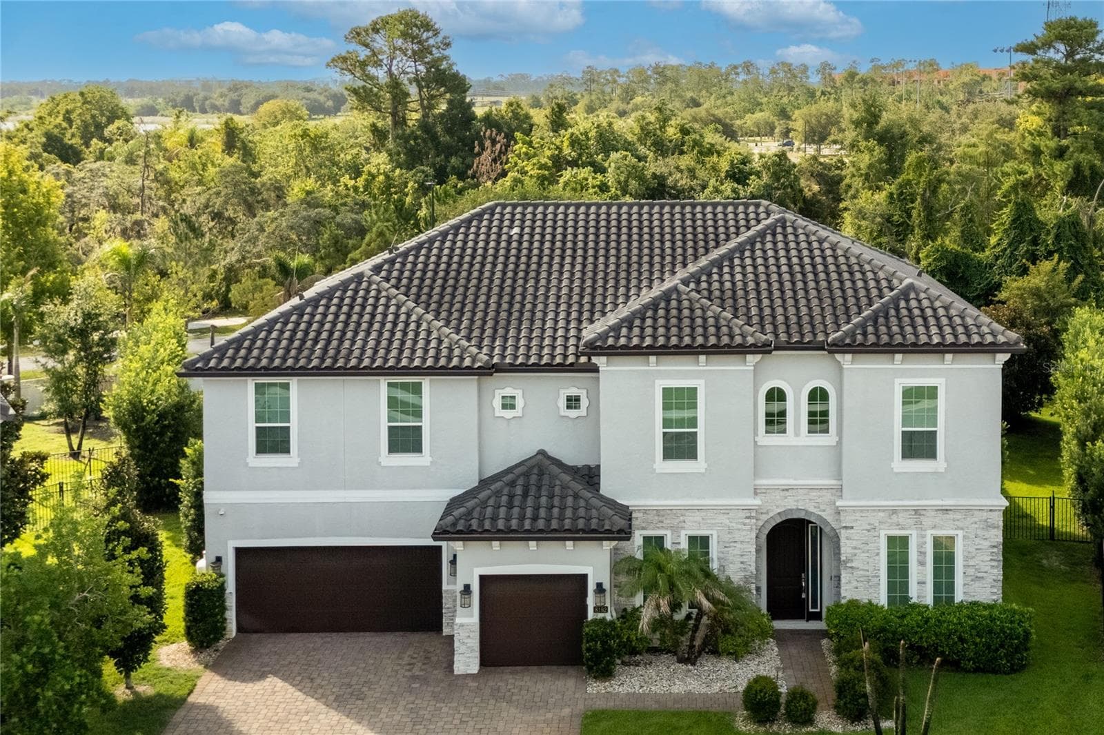 8192 LUDINGTON CIR