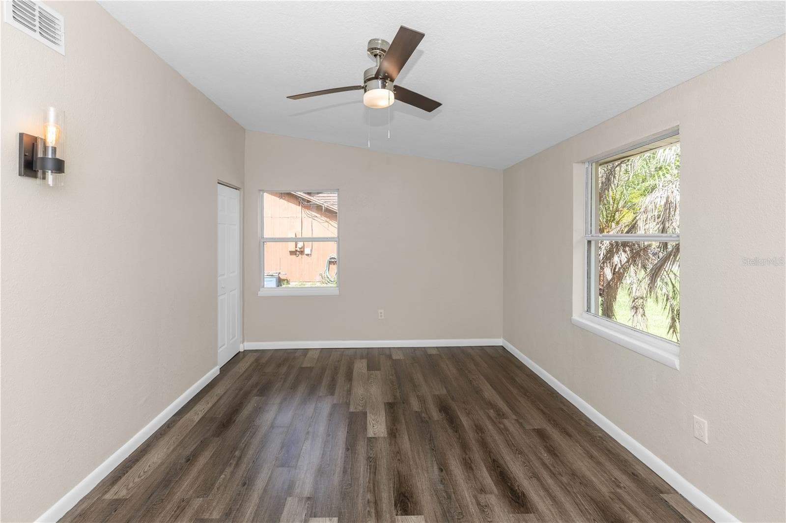 Single Family Residence at 247 TOMS RD, DEBARY, photo 12 of 27