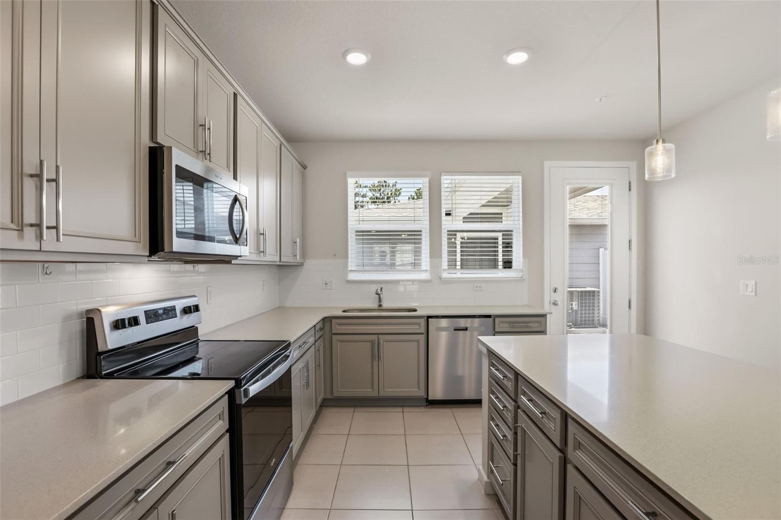 Townhouse at 5592 PINELAND RUN, ORLANDO, photo 15 of 50