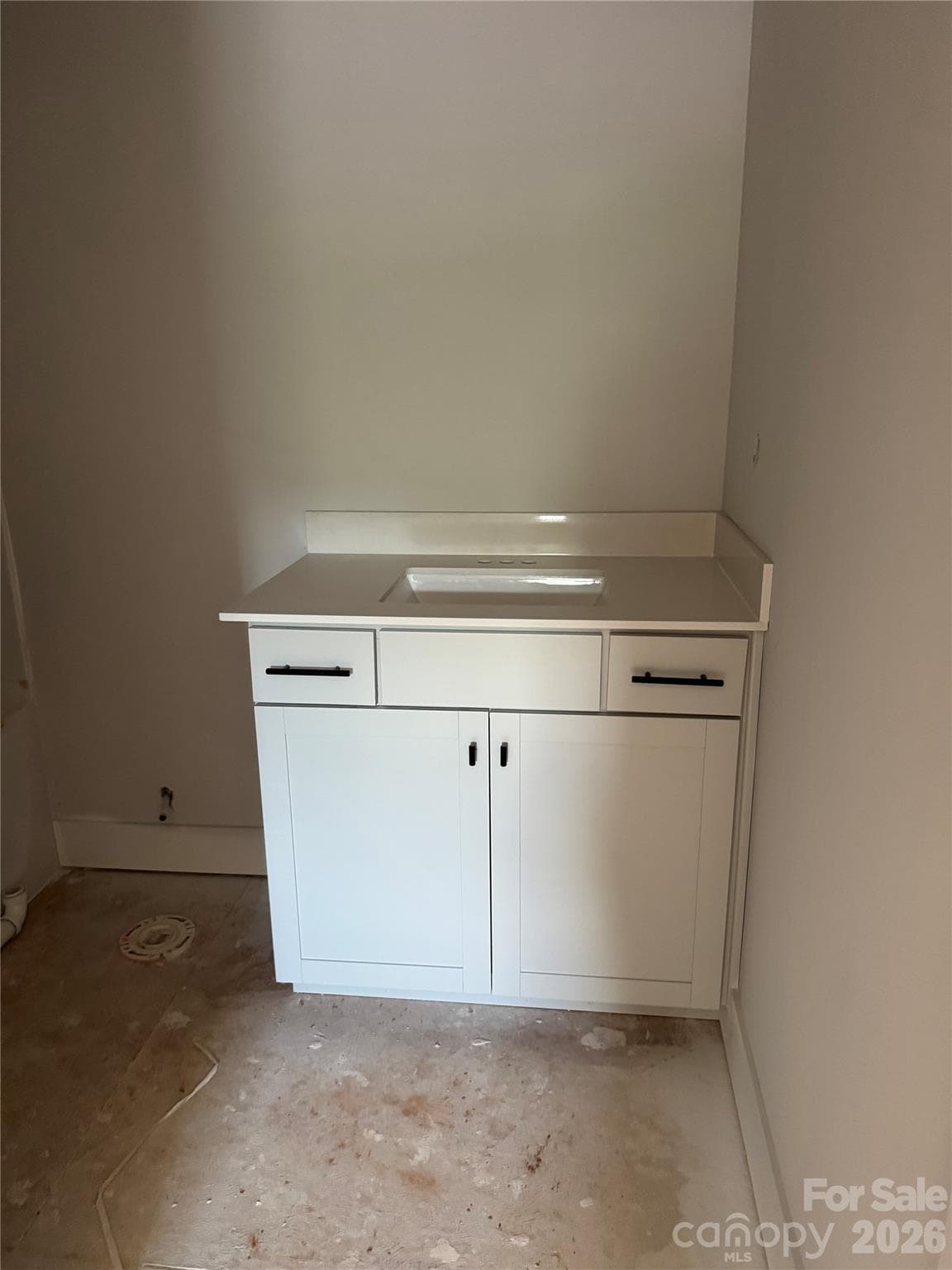 Actual hall bathroom - 726 Longleaf Avenue, Gastonia