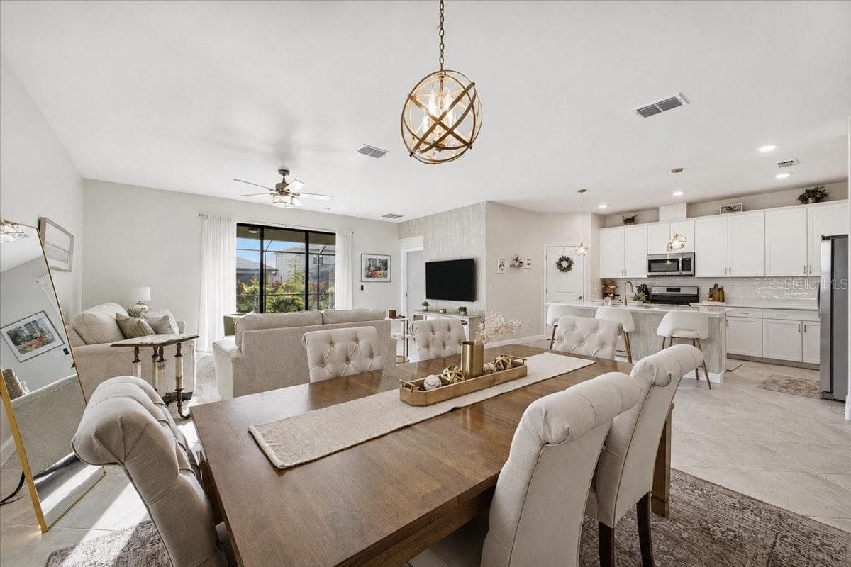 Single Family Residence at 5250 CORAL REEF WAY, LAKEWOOD RANCH, photo 9 of 57