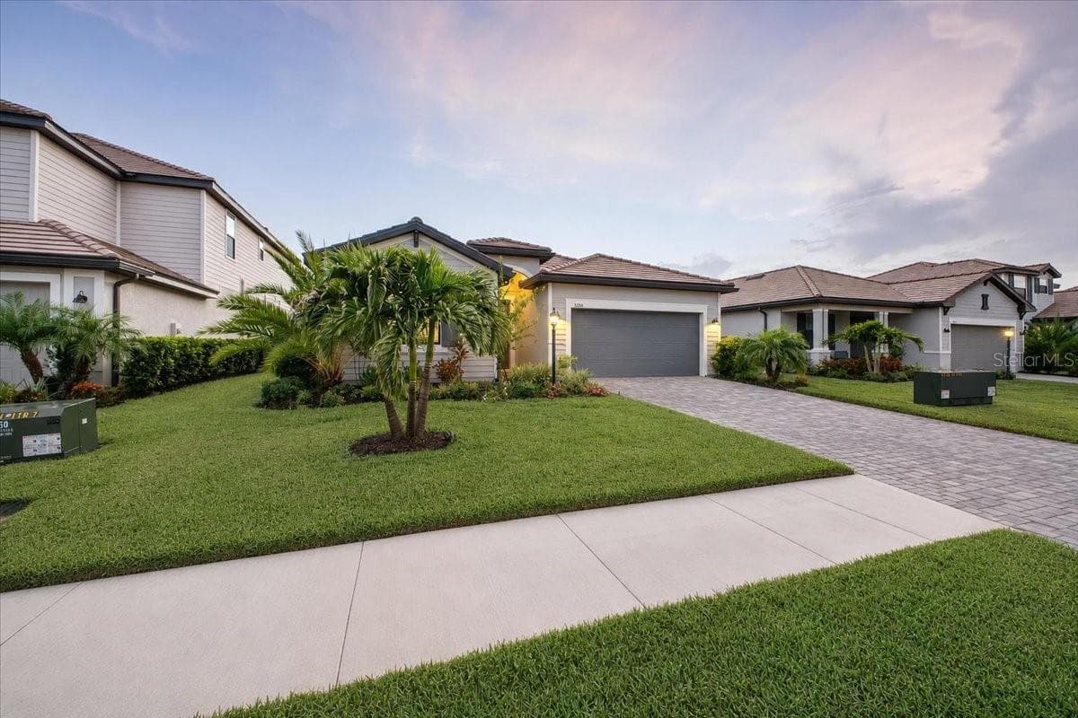 Single Family Residence at 5250 CORAL REEF WAY, LAKEWOOD RANCH, photo 38 of 57