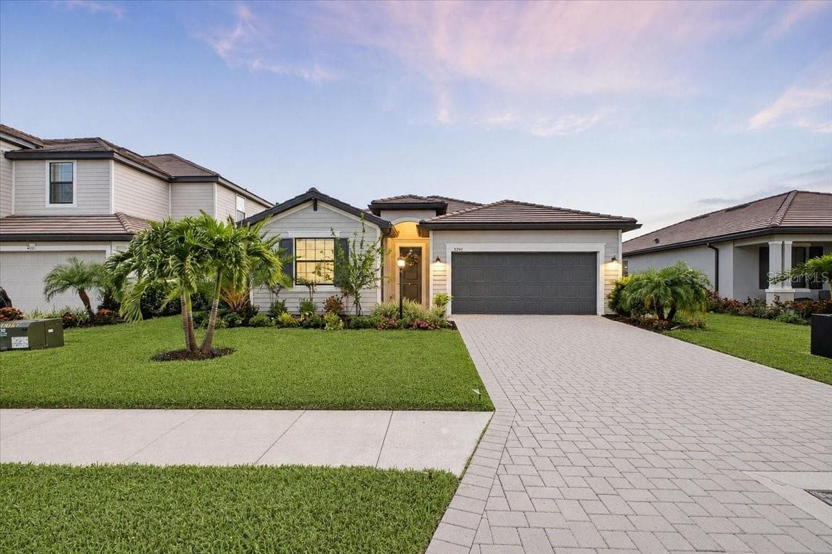 Single Family Residence at 5250 CORAL REEF WAY, LAKEWOOD RANCH, photo 39 of 57