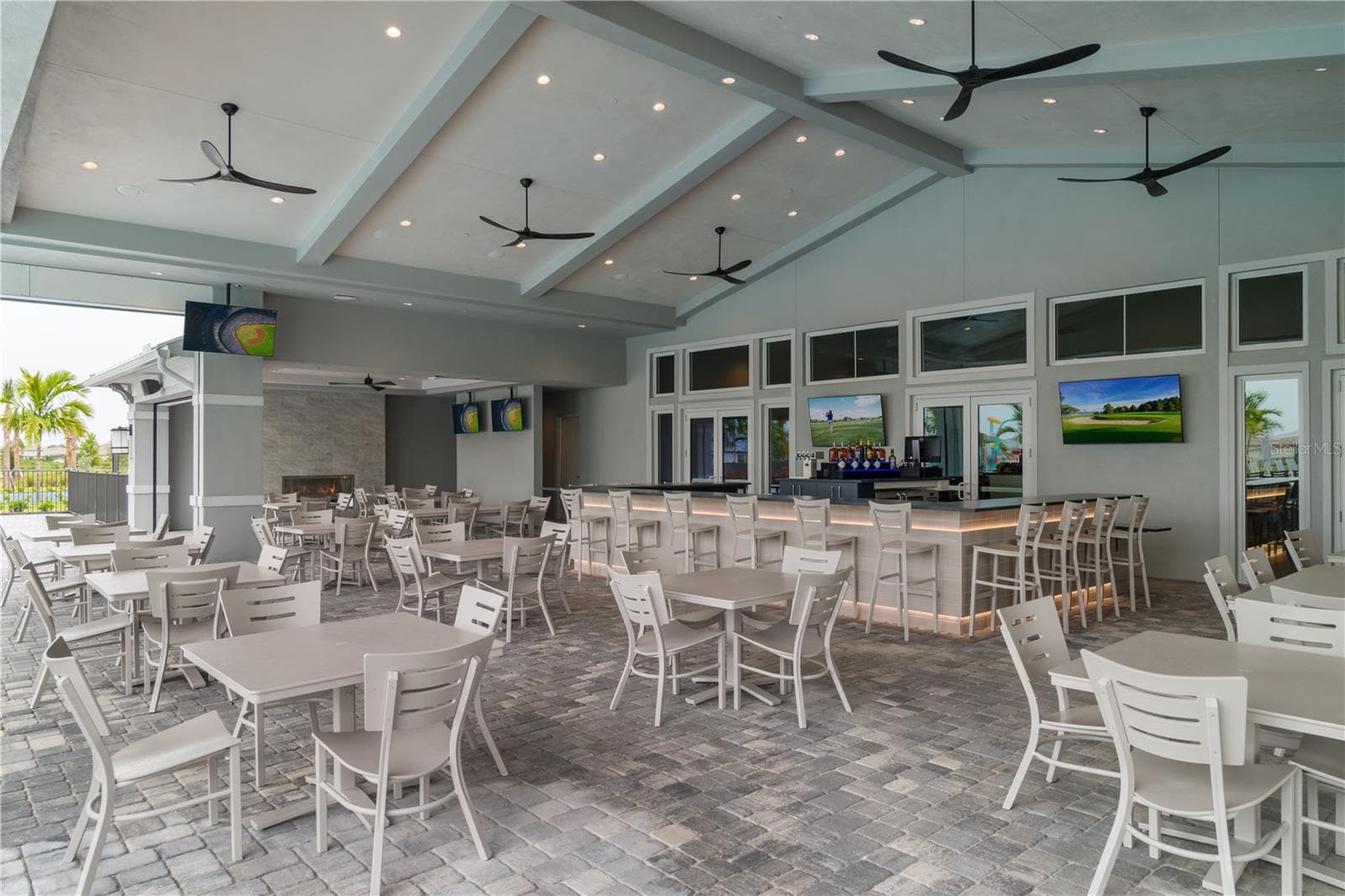 Exterior Restaurant Seating - 5250 CORAL REEF WAY, LAKEWOOD RANCH