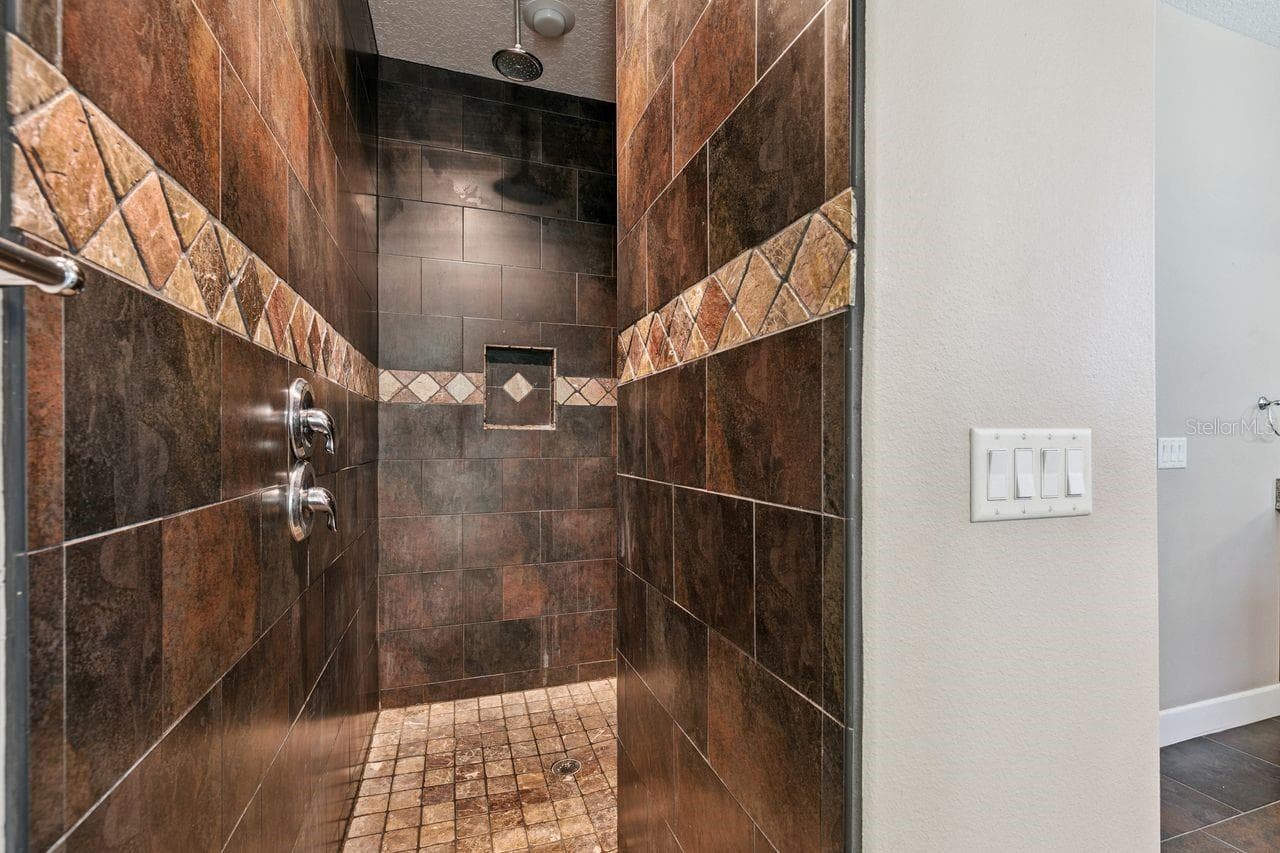 Primary Bathroom Walk-in Shower - 36137 MATTAWAN DR, EUSTIS