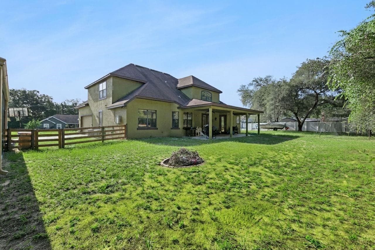 Spacious Backyard - 36137 MATTAWAN DR, EUSTIS