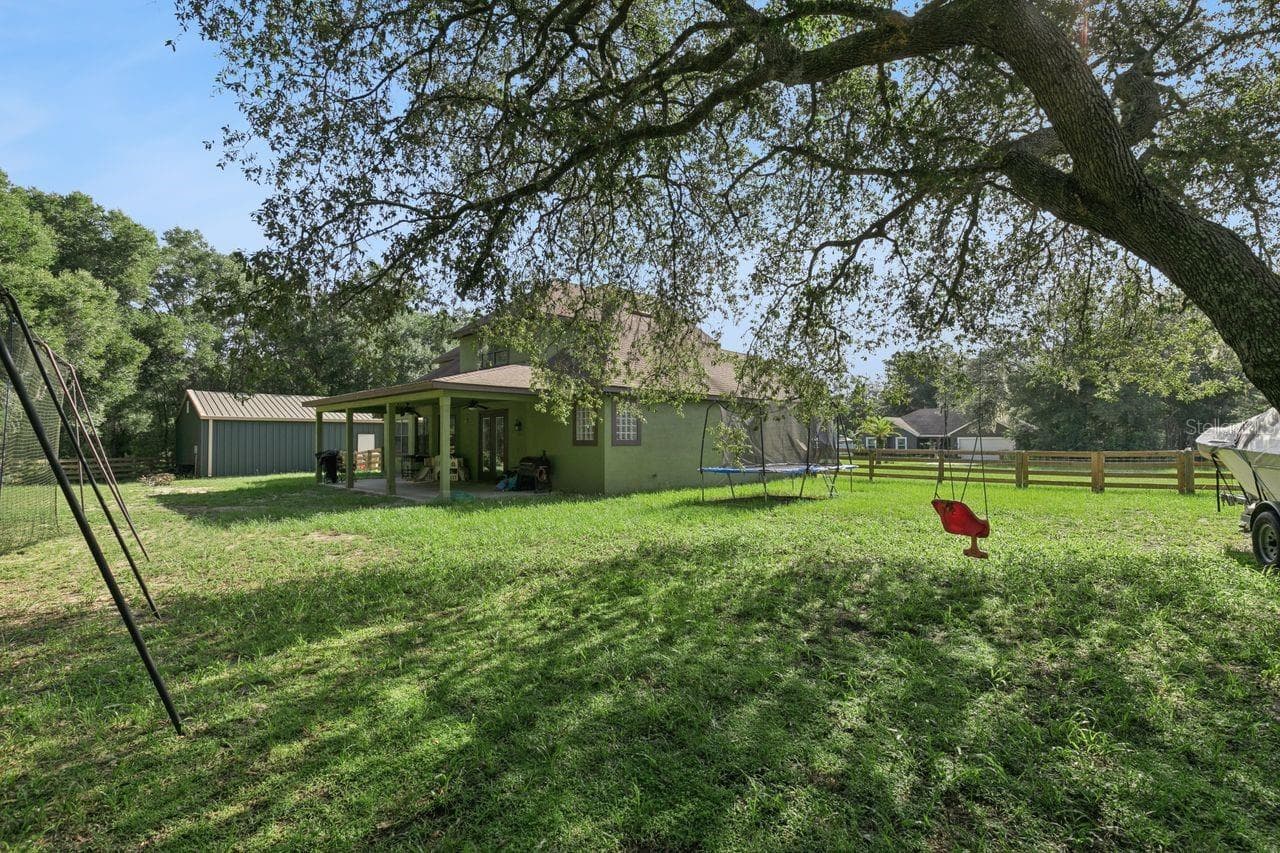 Spacious Backyard - 36137 MATTAWAN DR, EUSTIS