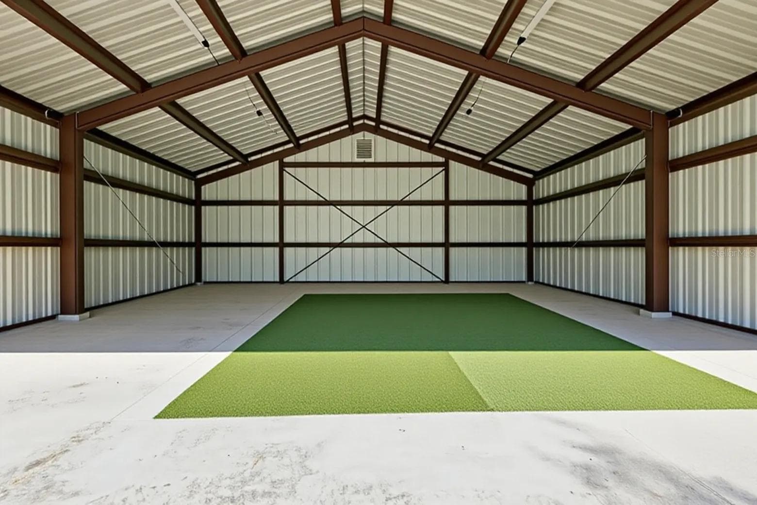 Picture of Detached Garage Empty - Virtual - 36137 MATTAWAN DR, EUSTIS