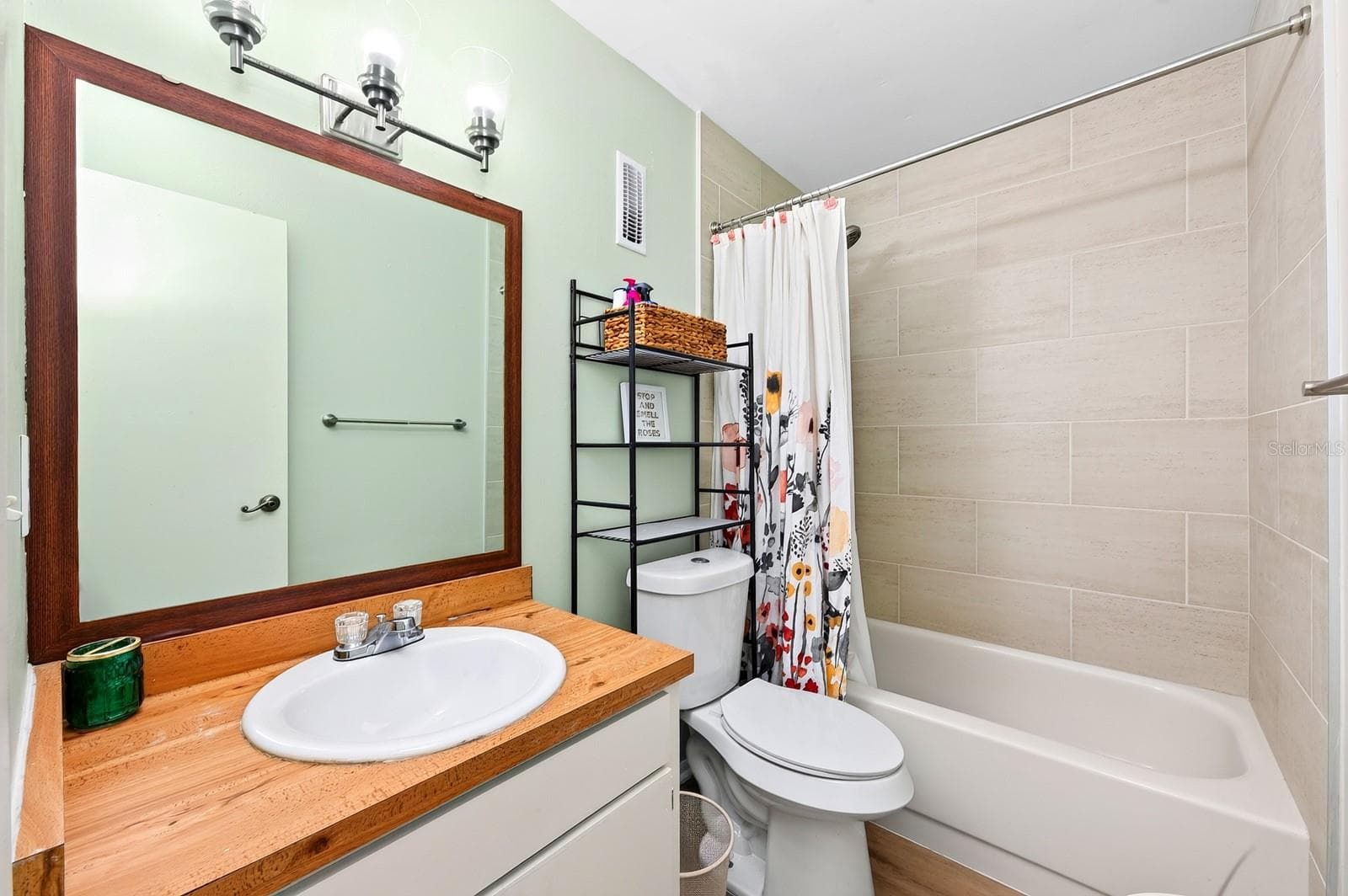 Second full bath. - 4607 RING NECK RD #36C, ORLANDO