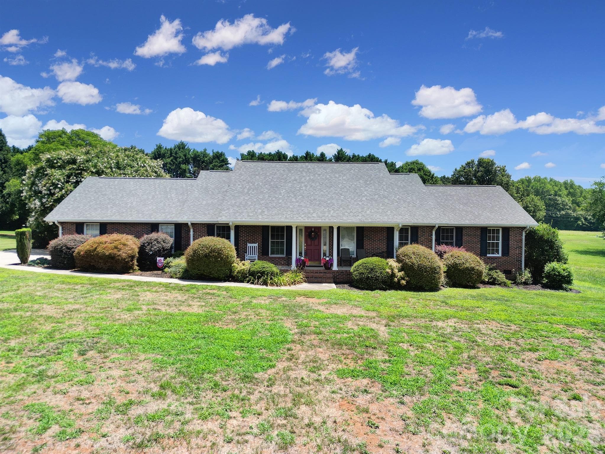 Single Family Residence at 129 Verna Drive, Statesville, photo 4 of 43