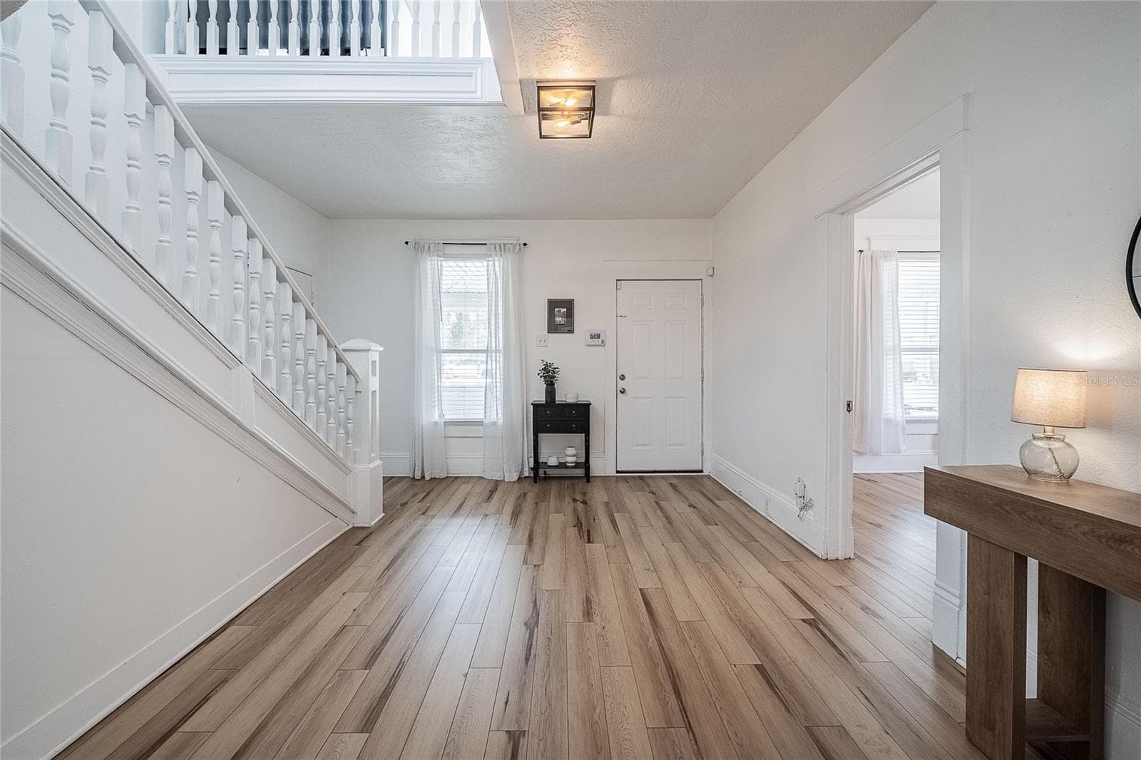 Single Family Residence at 402 E POINSETTIA ST, LAKELAND, photo 5 of 37