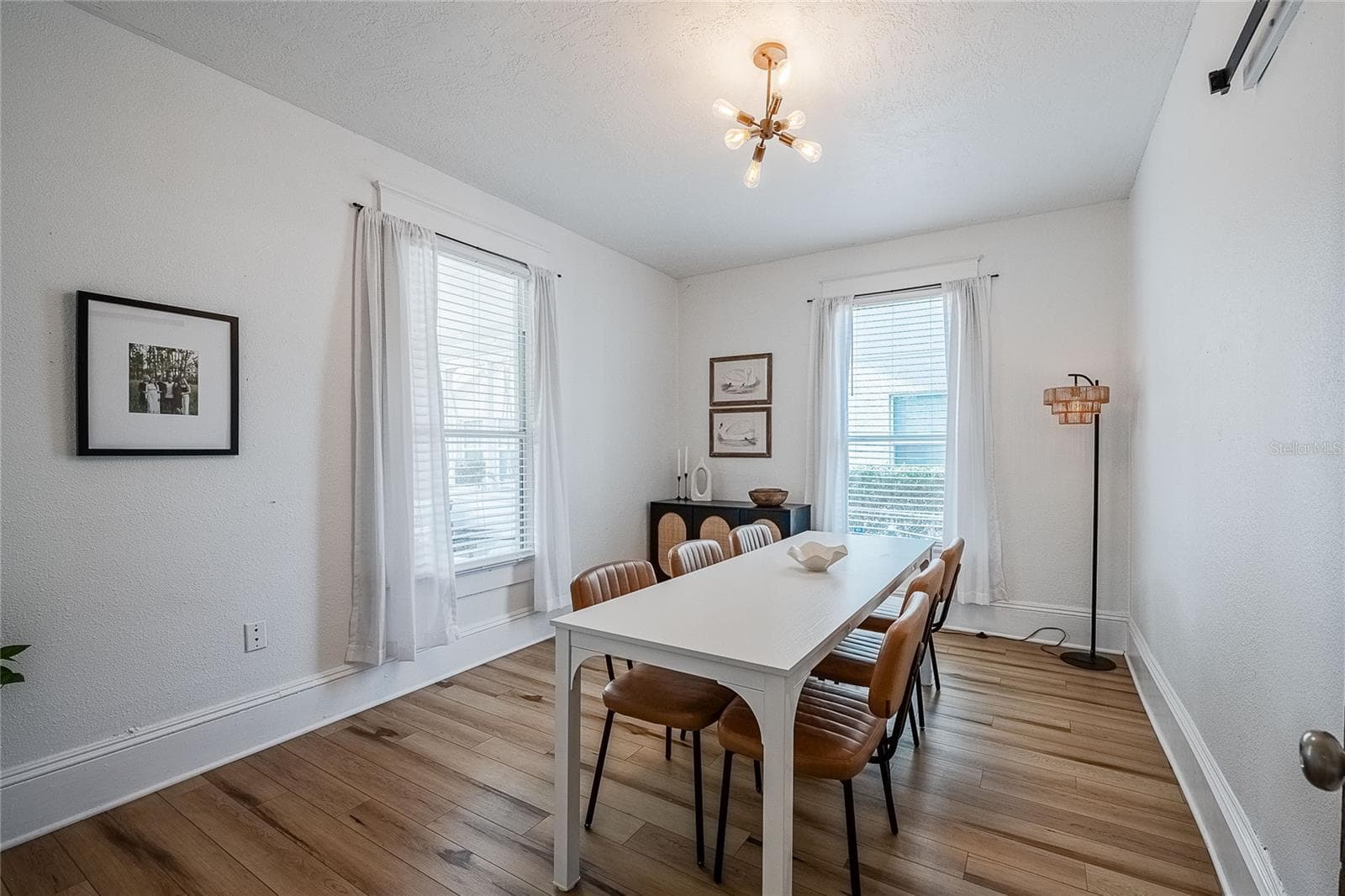 Single Family Residence at 402 E POINSETTIA ST, LAKELAND, photo 6 of 37