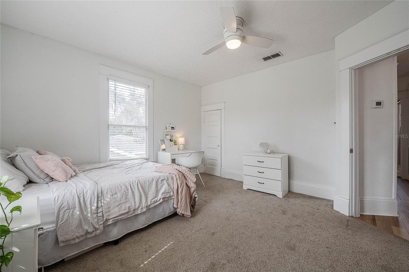 Single Family Residence at 402 E POINSETTIA ST, LAKELAND, photo 30 of 37