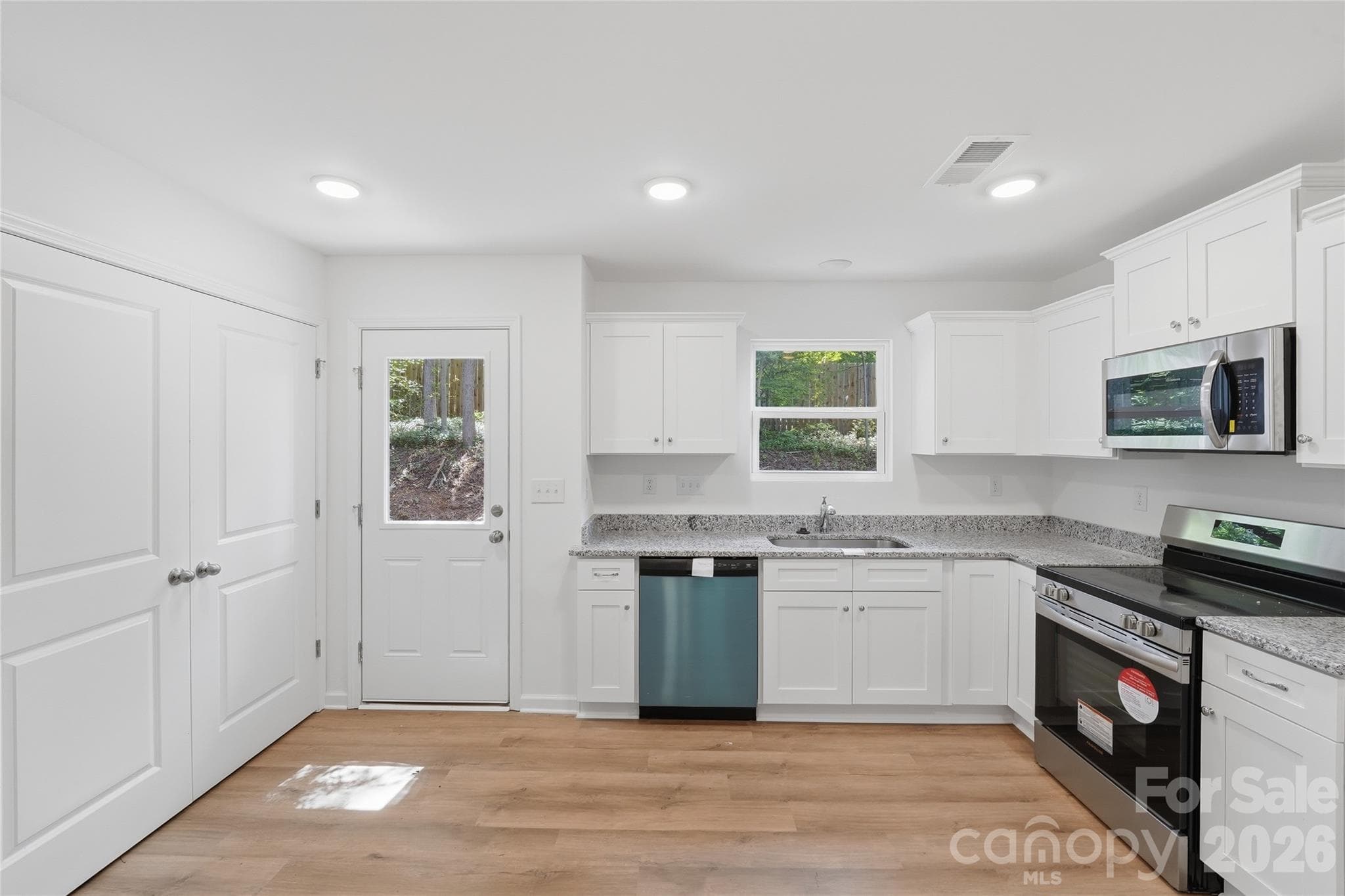 Single Family Residence at 333 Buckelew Street, Lancaster, photo 3 of 24